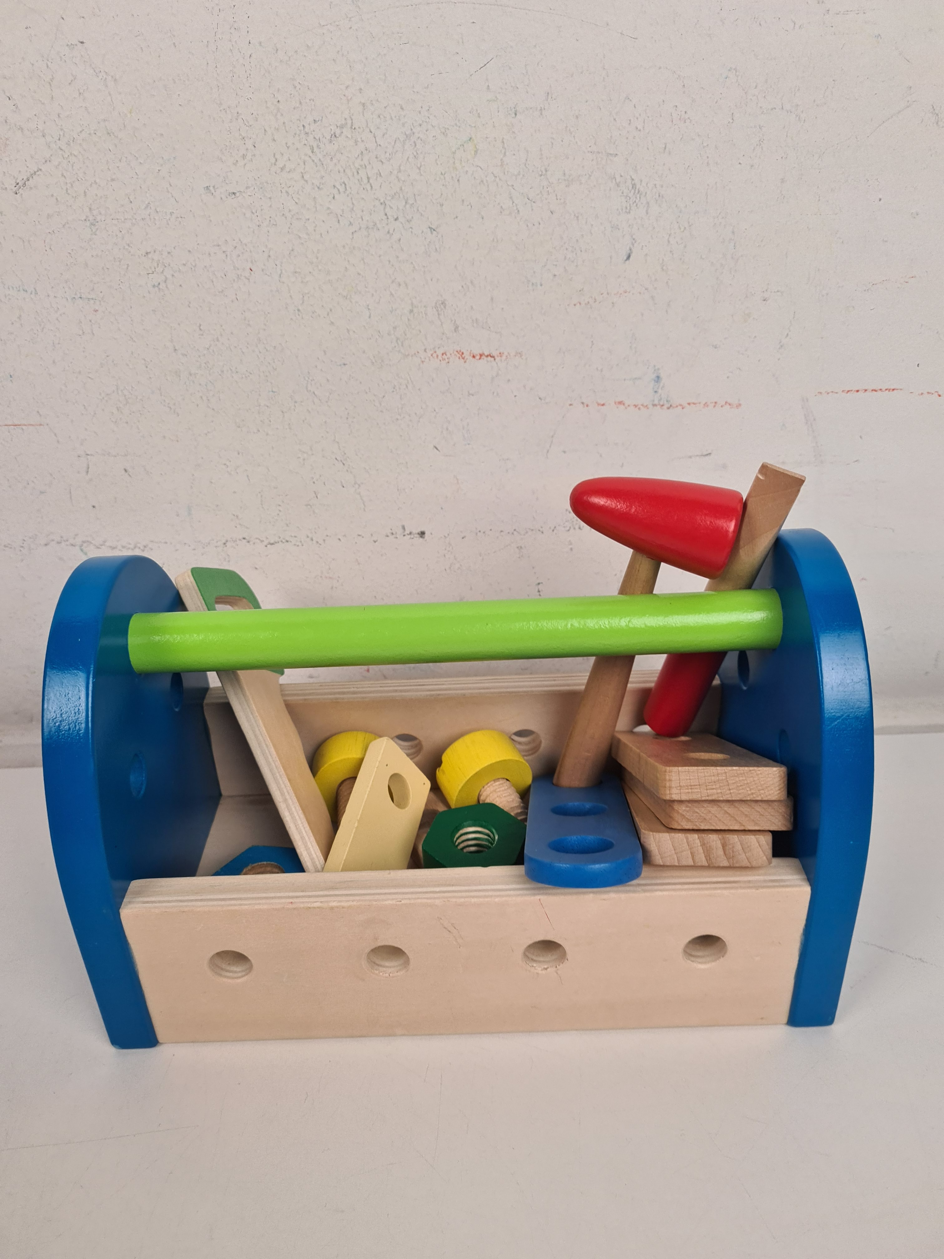 Voir photo 4 de Jouet en bois - Boîte à Outils en Bois - Hape - 3 ans + Jouet en bois - Boîte à Outils en Bois - Hape - 3 ans + Bon état - Vue 4 -