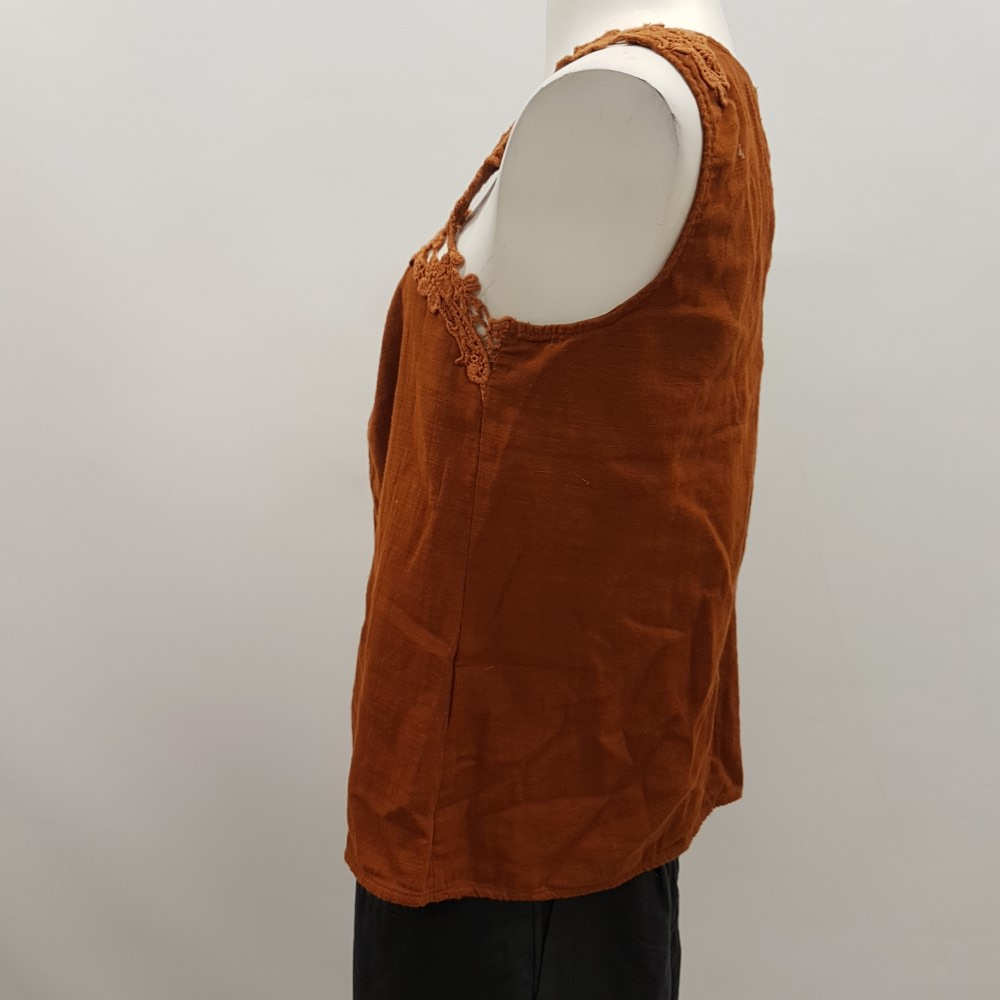 Voir photo 2 de Top à bretelles terracotta - PULL&BEAR - taille S Top à bretelles terracotta - PULL&BEAR - taille S Très bon état - Vue 2 -