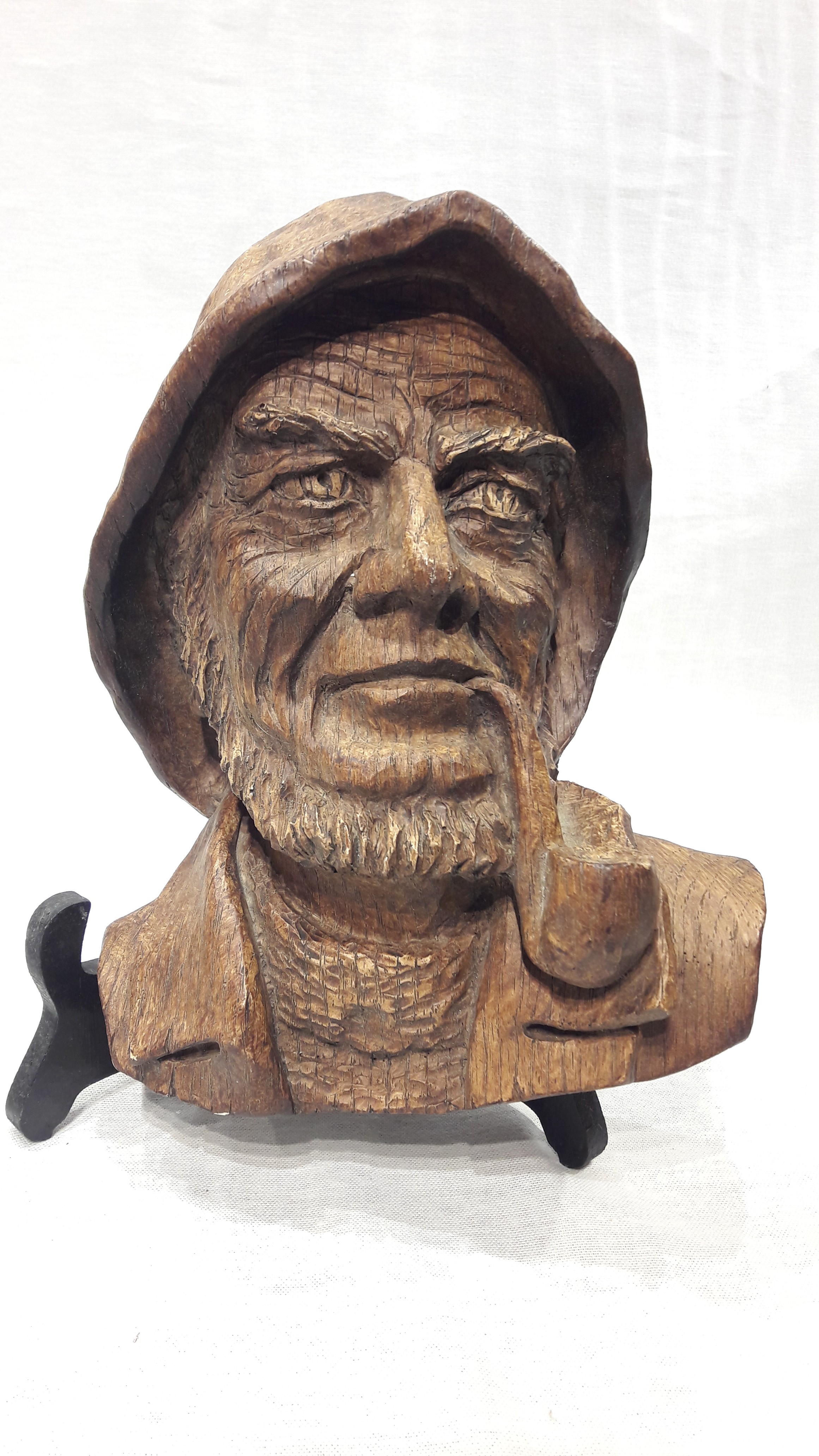 Décoration en bois d'un pêcheur et d'une vieille dame - Photo 1