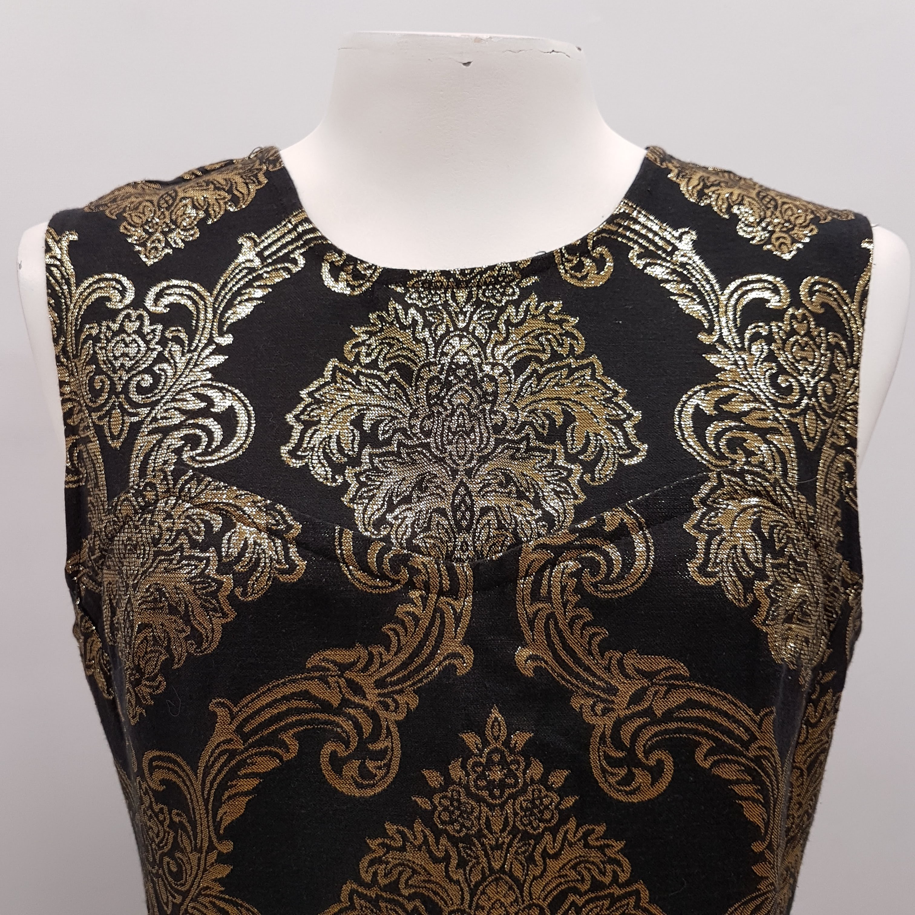 Robe de fêtes sans manche noir et or - OASIS - taille 36 estimé - Photo 7