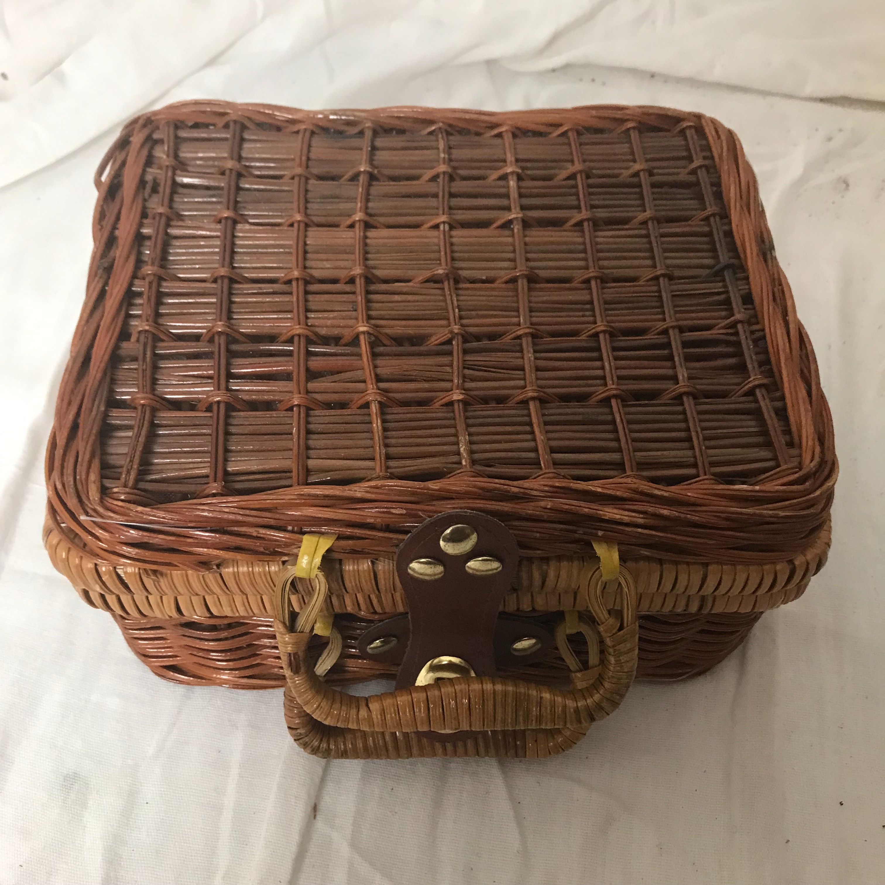 Voir photo 7 de Dinette pour enfants dans un panier en osier Dinette pour enfants dans un panier en osier Très bon état - Vue 7 -