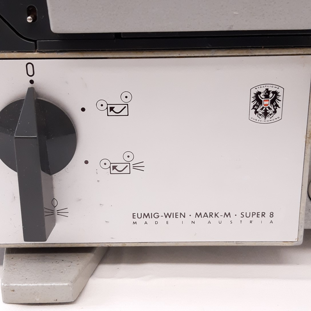 Projecteur vintage eumig mark M super 8 - Photo 1