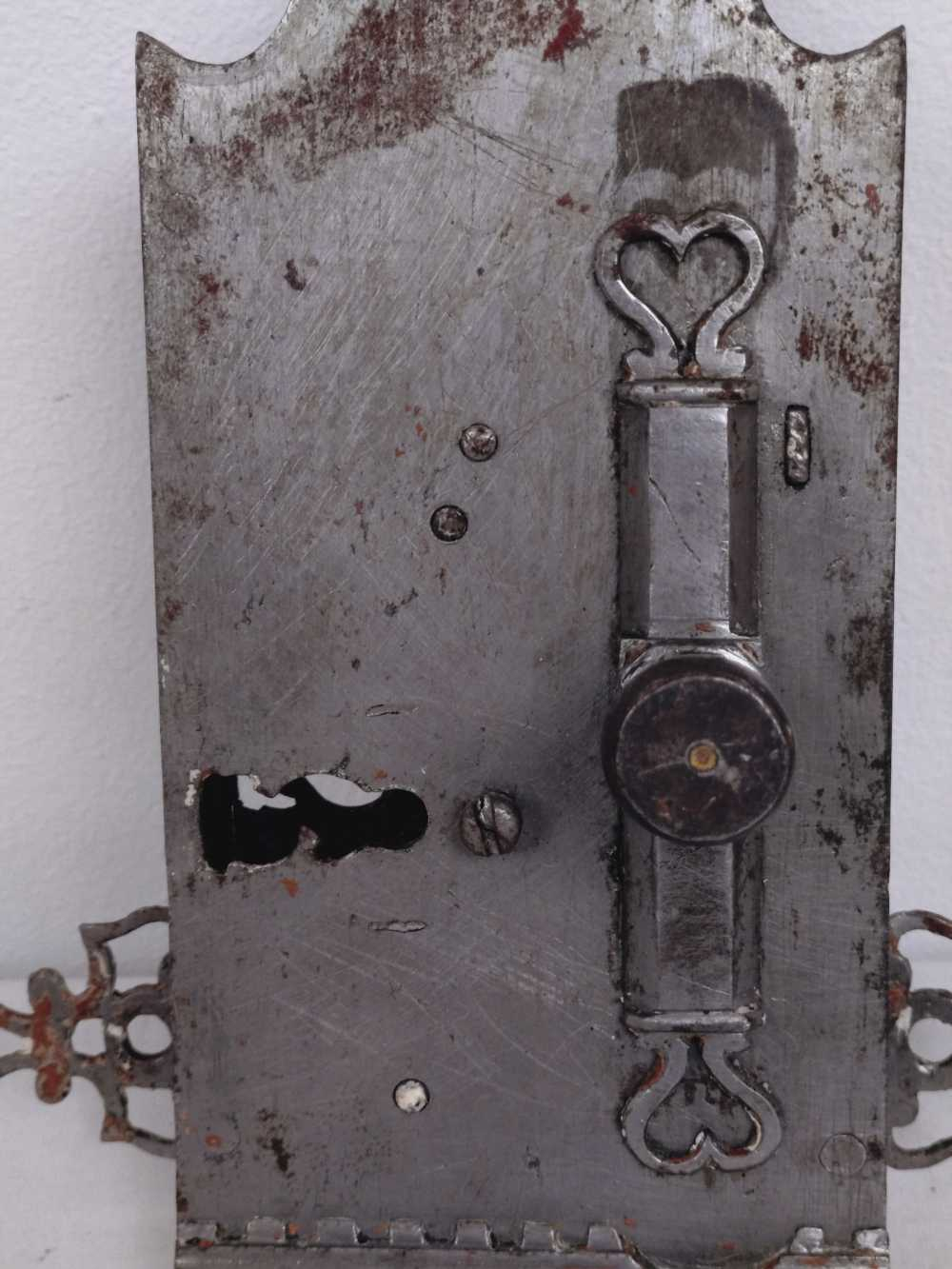 Ancienne serrure de porte d'entrée en fer forgé 18ème - Photo 2