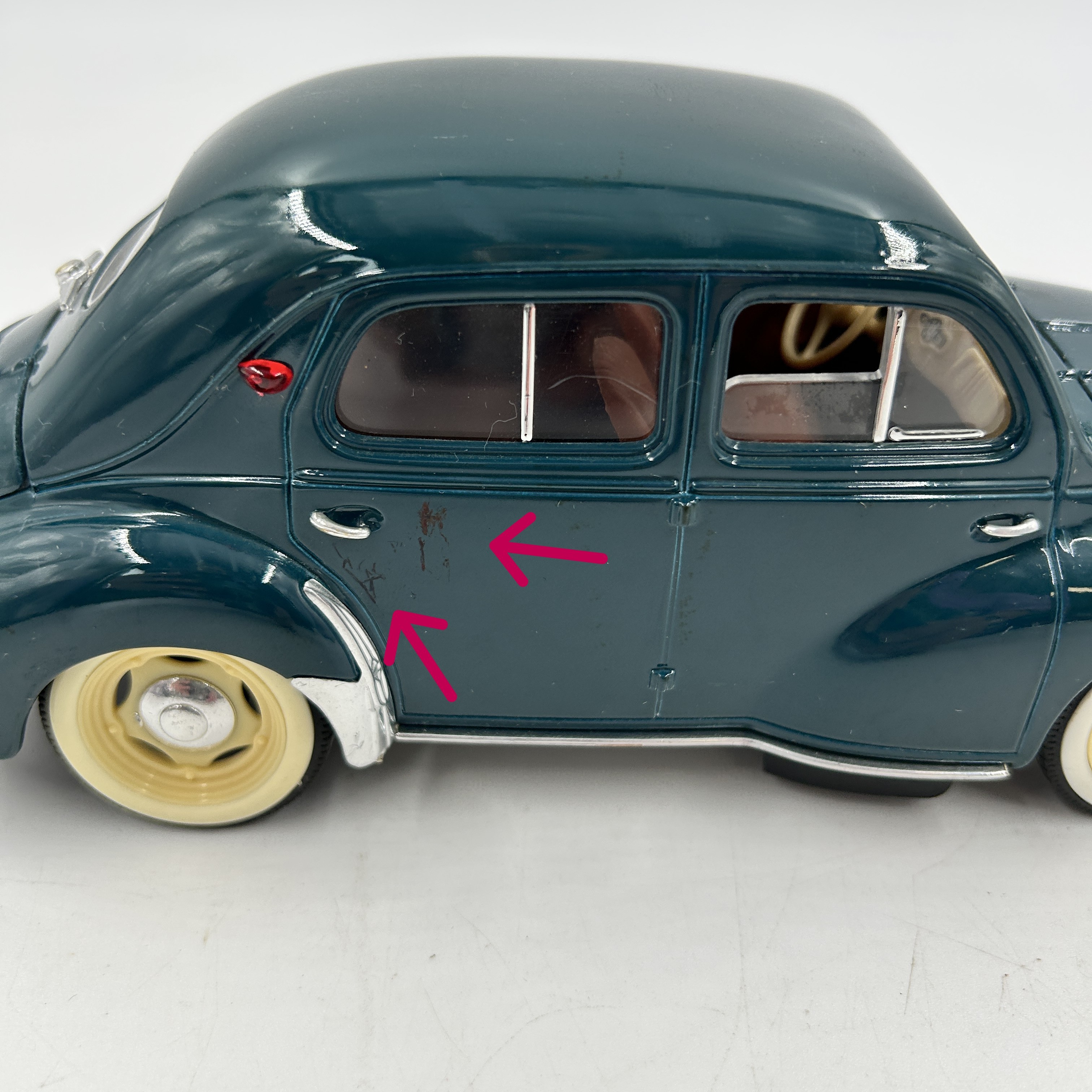 Renault 4CV Solido 1/17 Bon état - Vue 10 - 