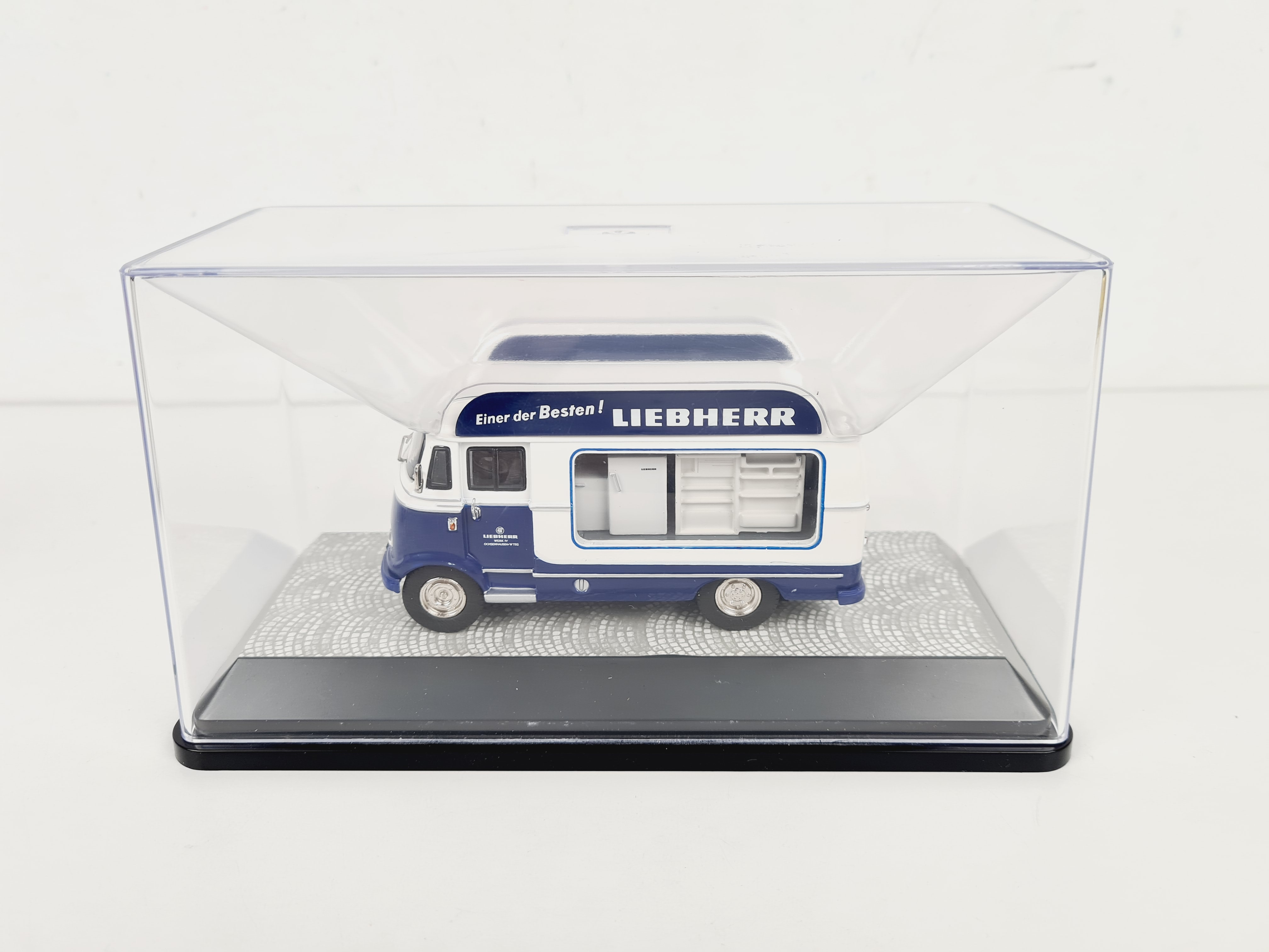 Voiture à collectionner - Mercedes L319 1/43 - L319 Publicité Liebherr - NZG-Modelle GmbH / Premium ClassiXXS - Comme neuf - Photo 4