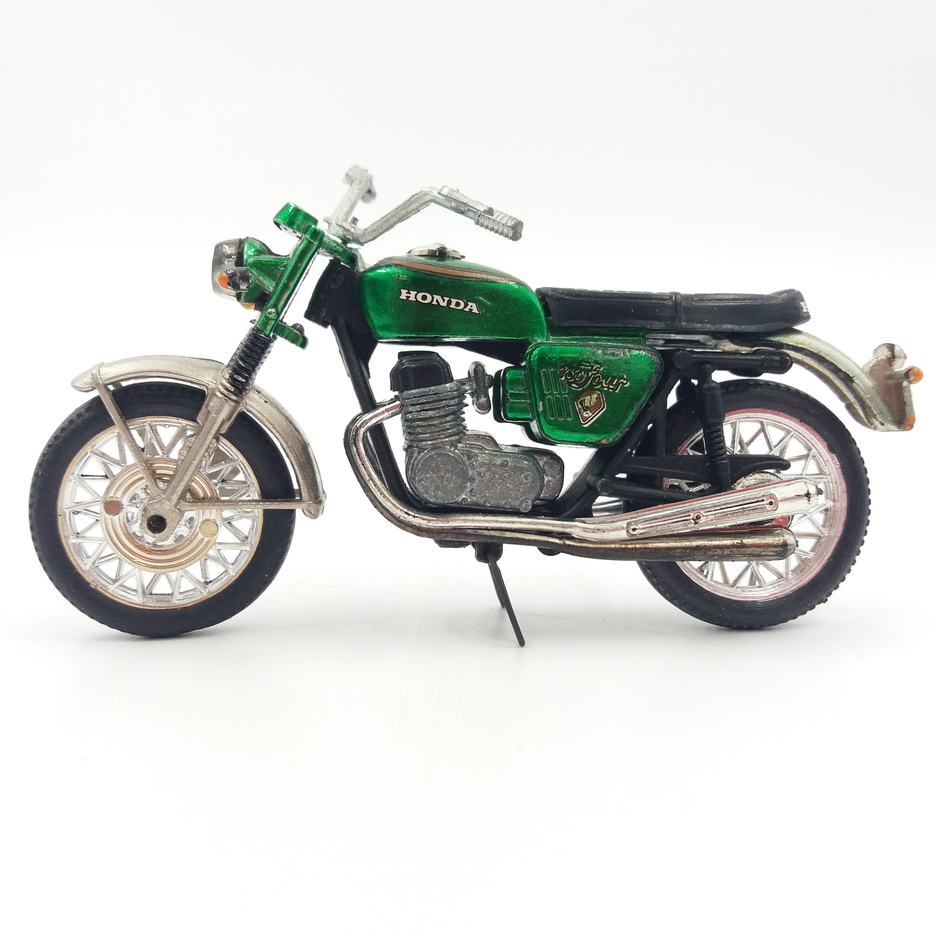 Voir photo 3 de Miniature Honda « Dream » CB 750 cc par Mercury, verte, échelle 1/24 Miniature Honda « Dream » CB 750 cc par Mercury, verte, échelle 1/24 Très bon état - Vue 3 -