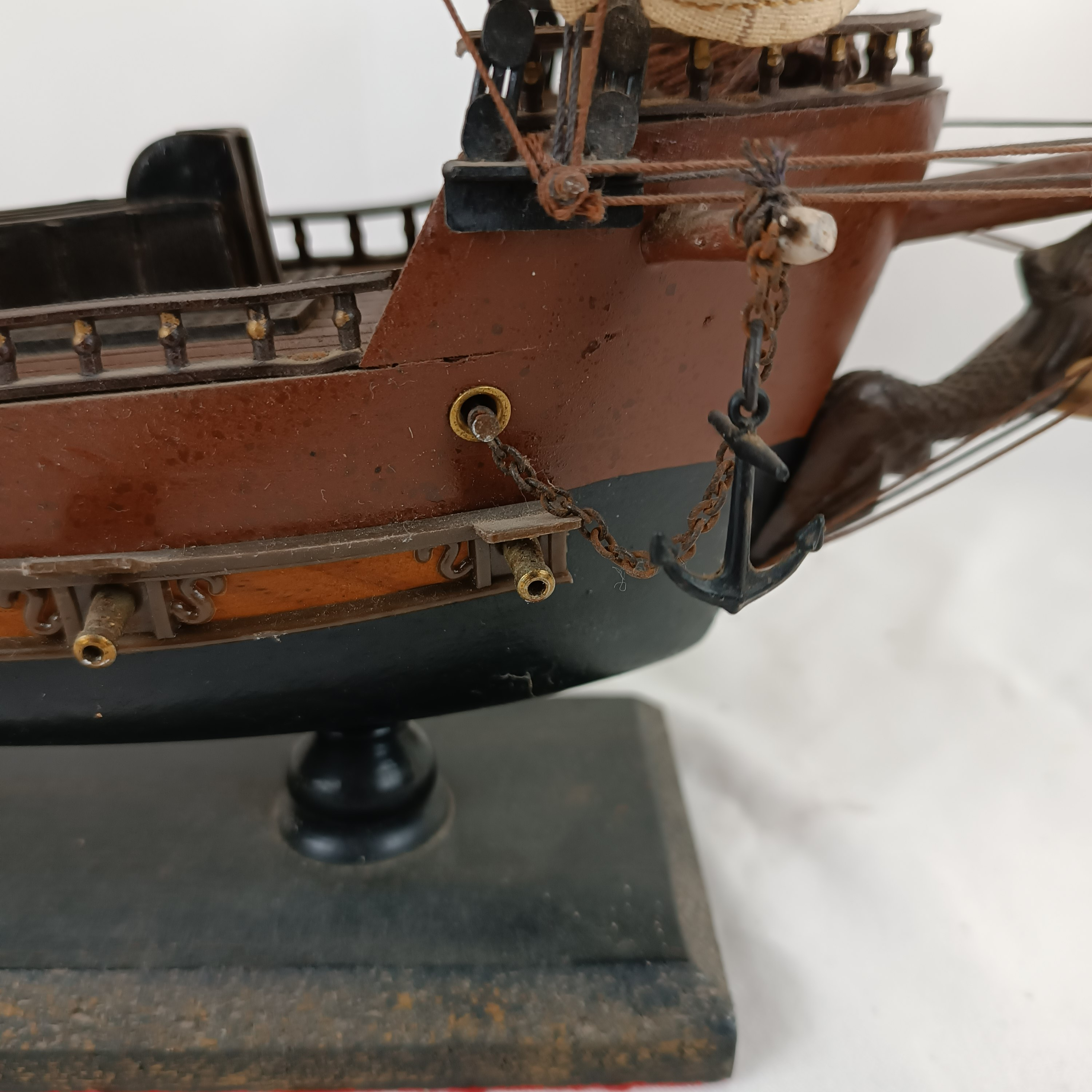 Maquette de bateau en bois, Caravelle espagnole du 15ème siècle, fabriquée en Espagne État correct - Vue 12 - 
