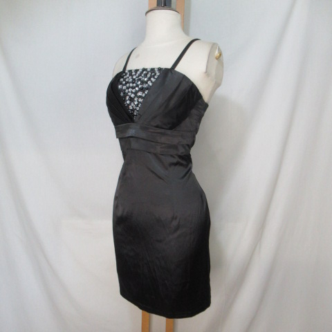 RF12 - Robe toucher satiné - Golden Days - Taille M Bon état - Vue 3 - 