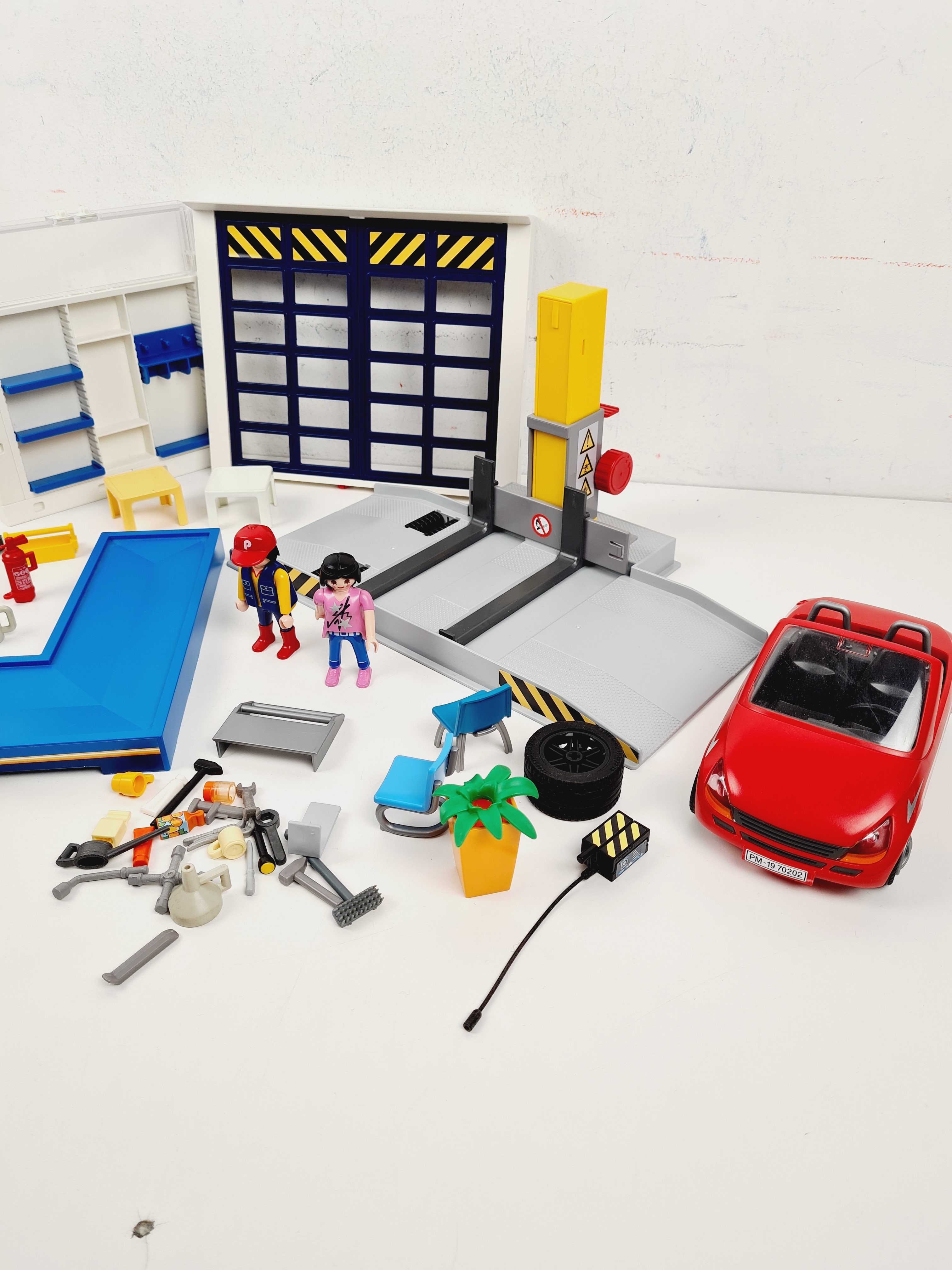 Voir photo 5 de Playmobil - 70202 - Garage automobile - Dès 4 ans Playmobil - 70202 - Garage automobile - Dès 4 ans Bon état - Vue 5 -