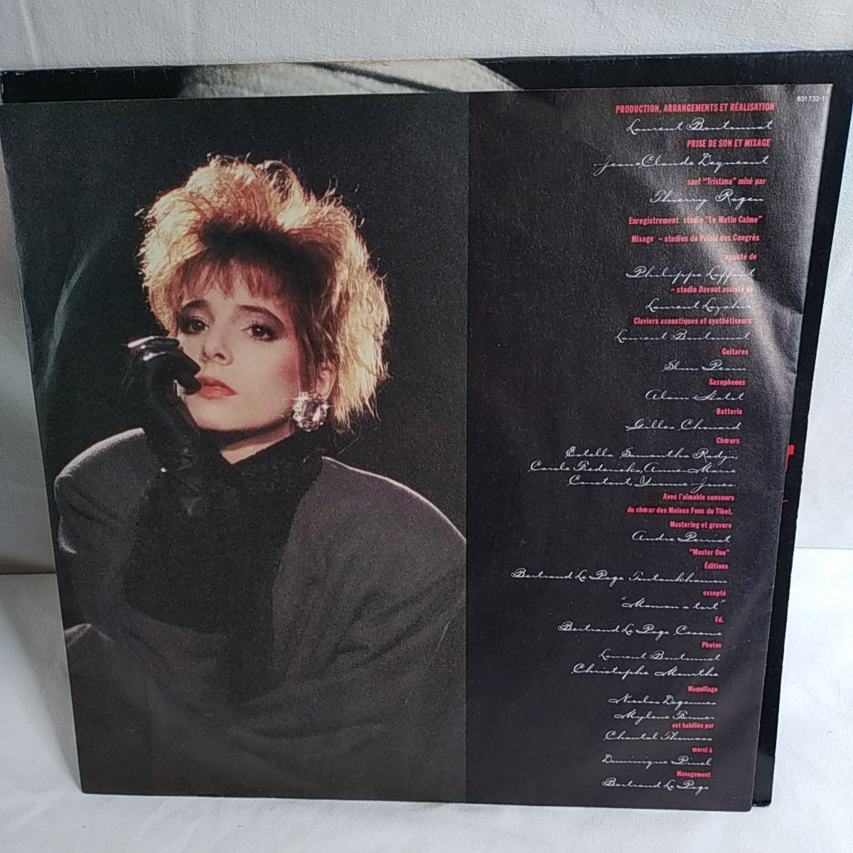 Voir photo 2 de Album vinyle de Mylène Farmer "Cendres de Lune" de 1986 Album vinyle de Mylène Farmer "Cendres de Lune" de 1986 Bon état - Vue 2 -