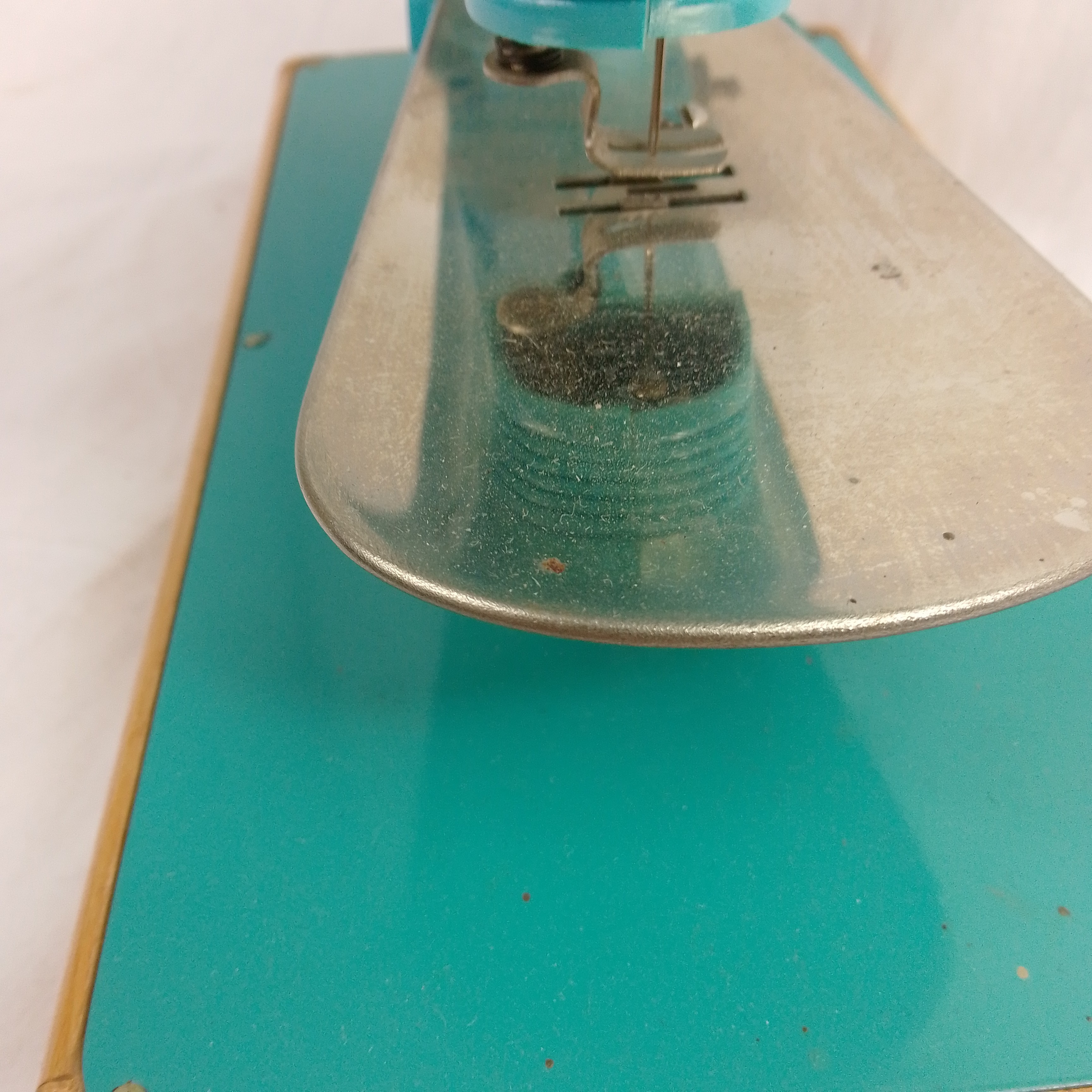 Machine à coudre vintage pour enfant État correct - Vue 8 - 