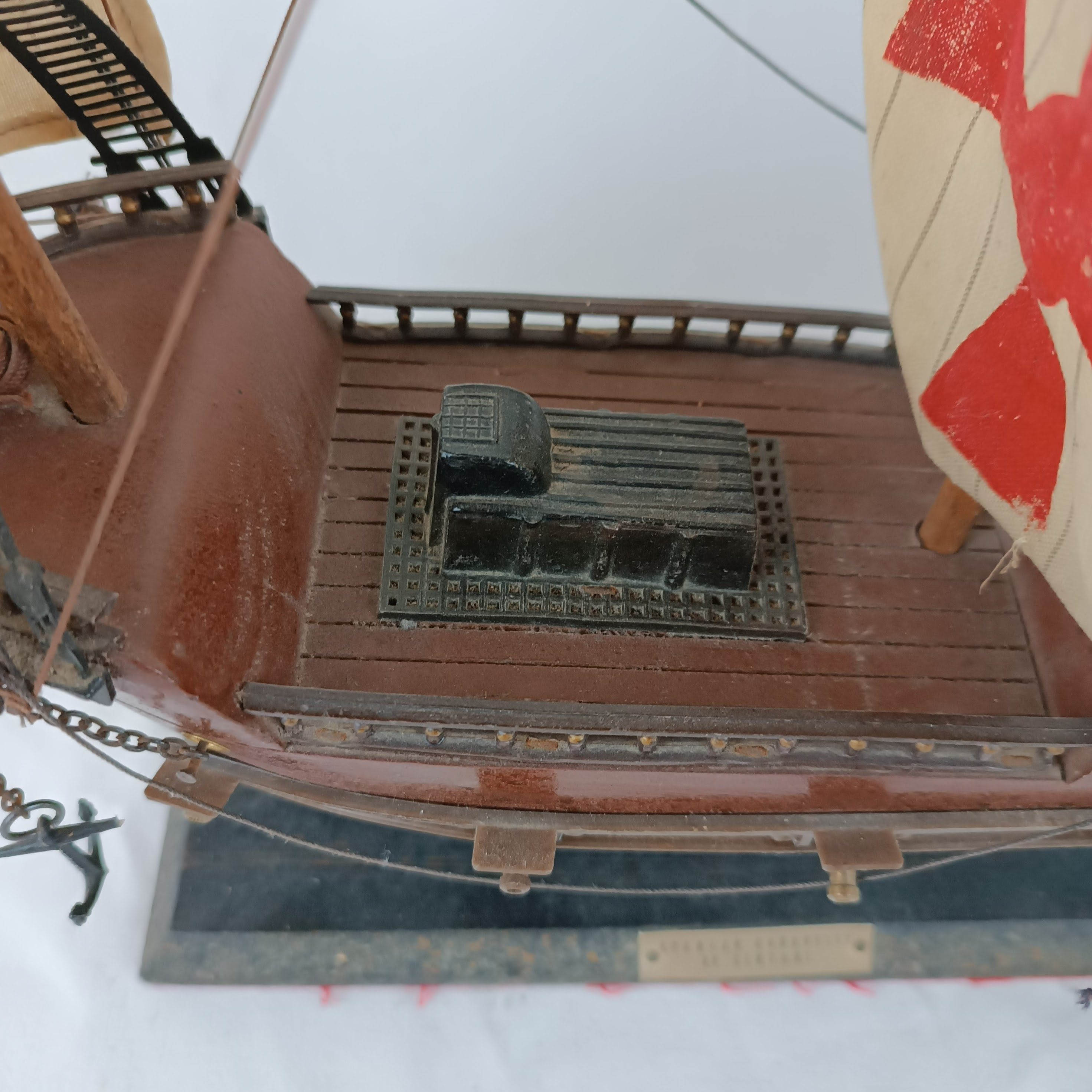 Maquette de bateau en bois, Caravelle espagnole du 15ème siècle, fabriquée en Espagne État correct - Vue 11 - 