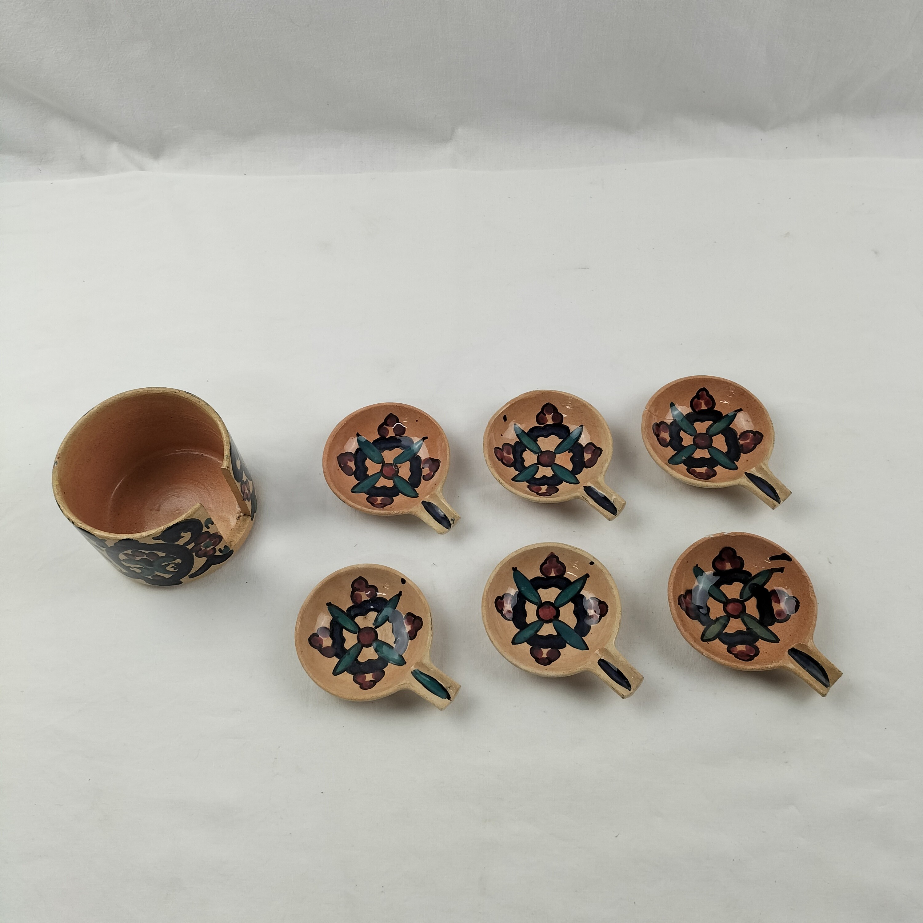 Lot de jolies petites coupelles pour le thé - Photo 1