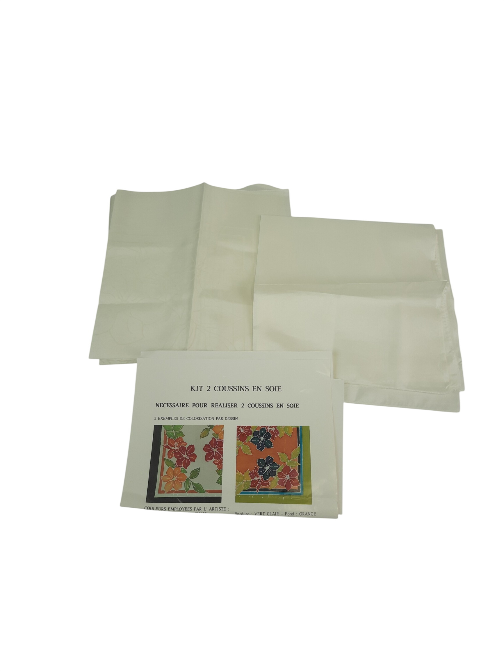 2 coussins de soie présertis 45x45 cm Très bon état -  reconditionné disponible sur Label Emmaüs