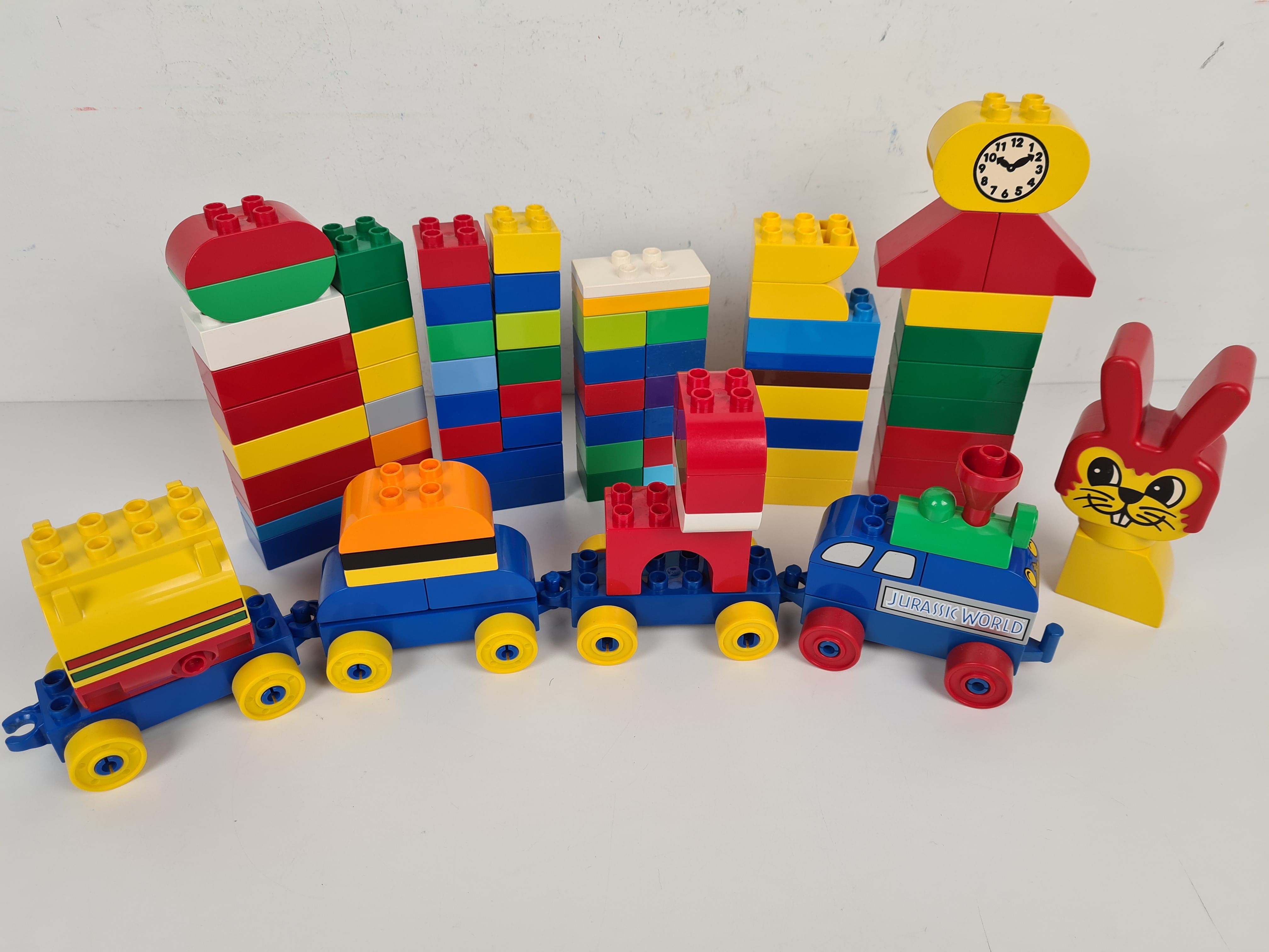 Lego Duplo - Sachet 1kg blocs de construction en vrac avec 1 locomotive et des personnages - +12 mois - Photo 4