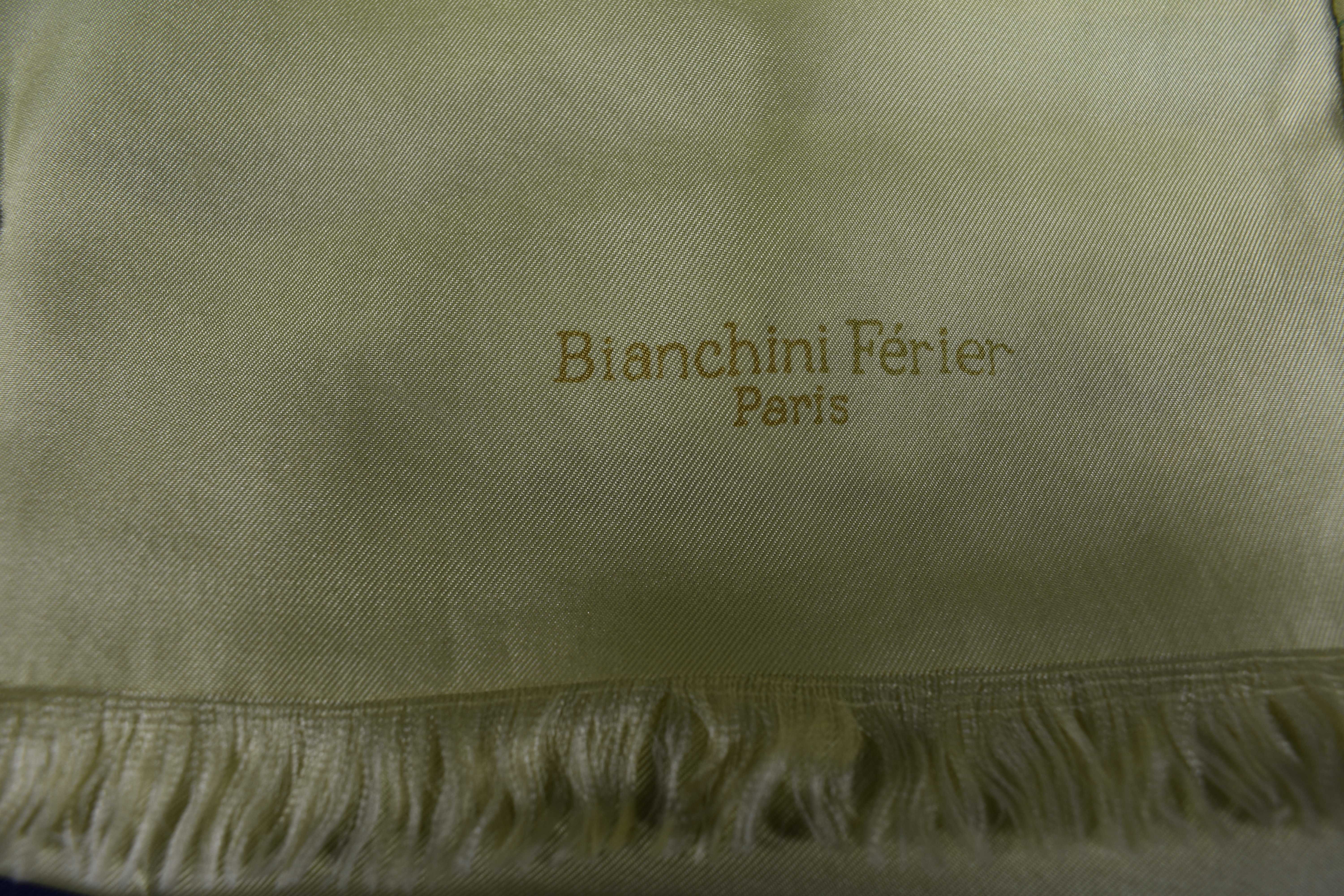 Echarpe BIANCHINI FERIER " couleurs vertes " longueur 1,50 et largeur 0,40 cm. Bon état - Vue 4 - 