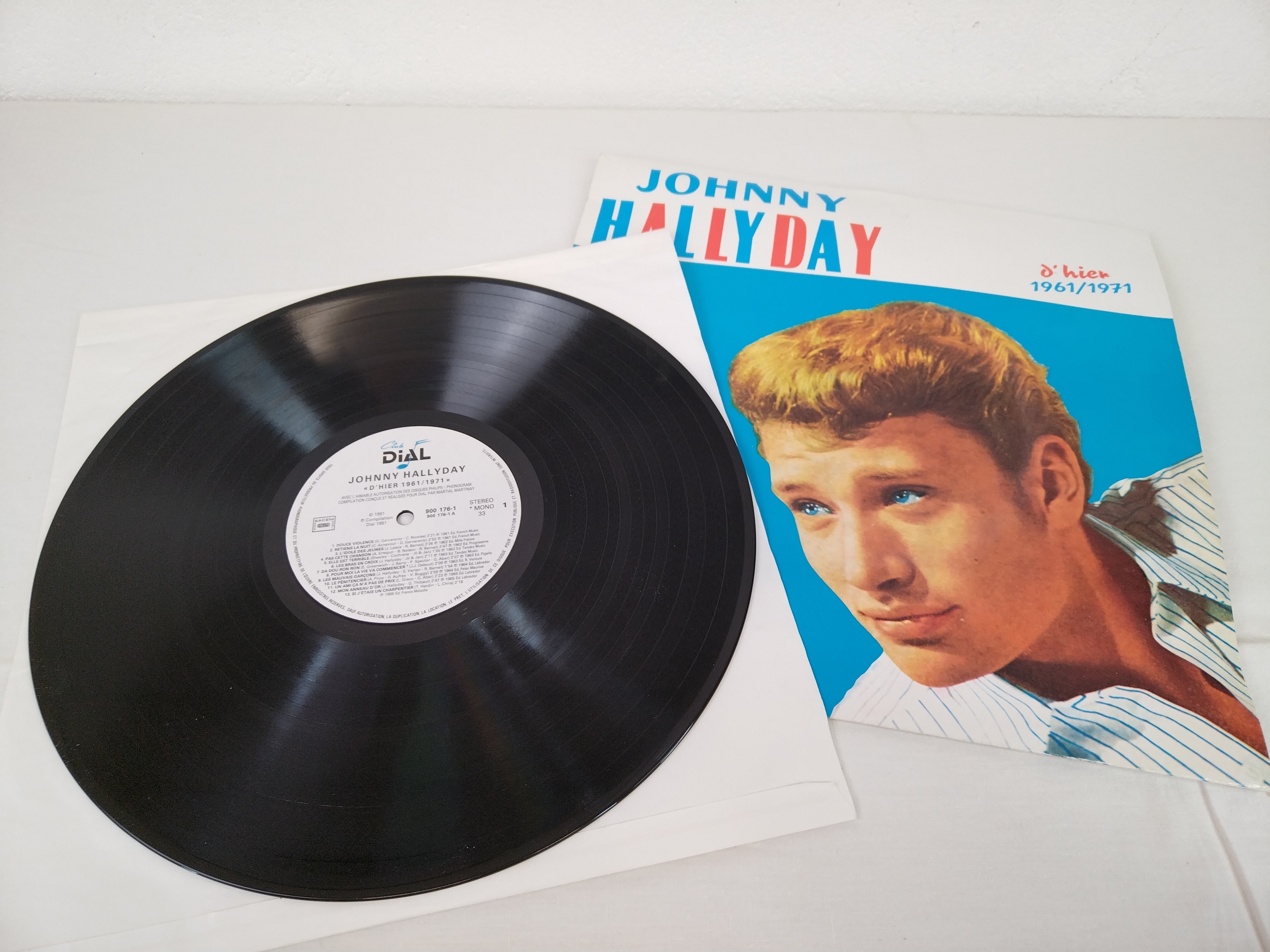 Johnny Hallyday "d'hier" 1961/1971 Disque vinyle 33T Très bon état - Vue 4 - 