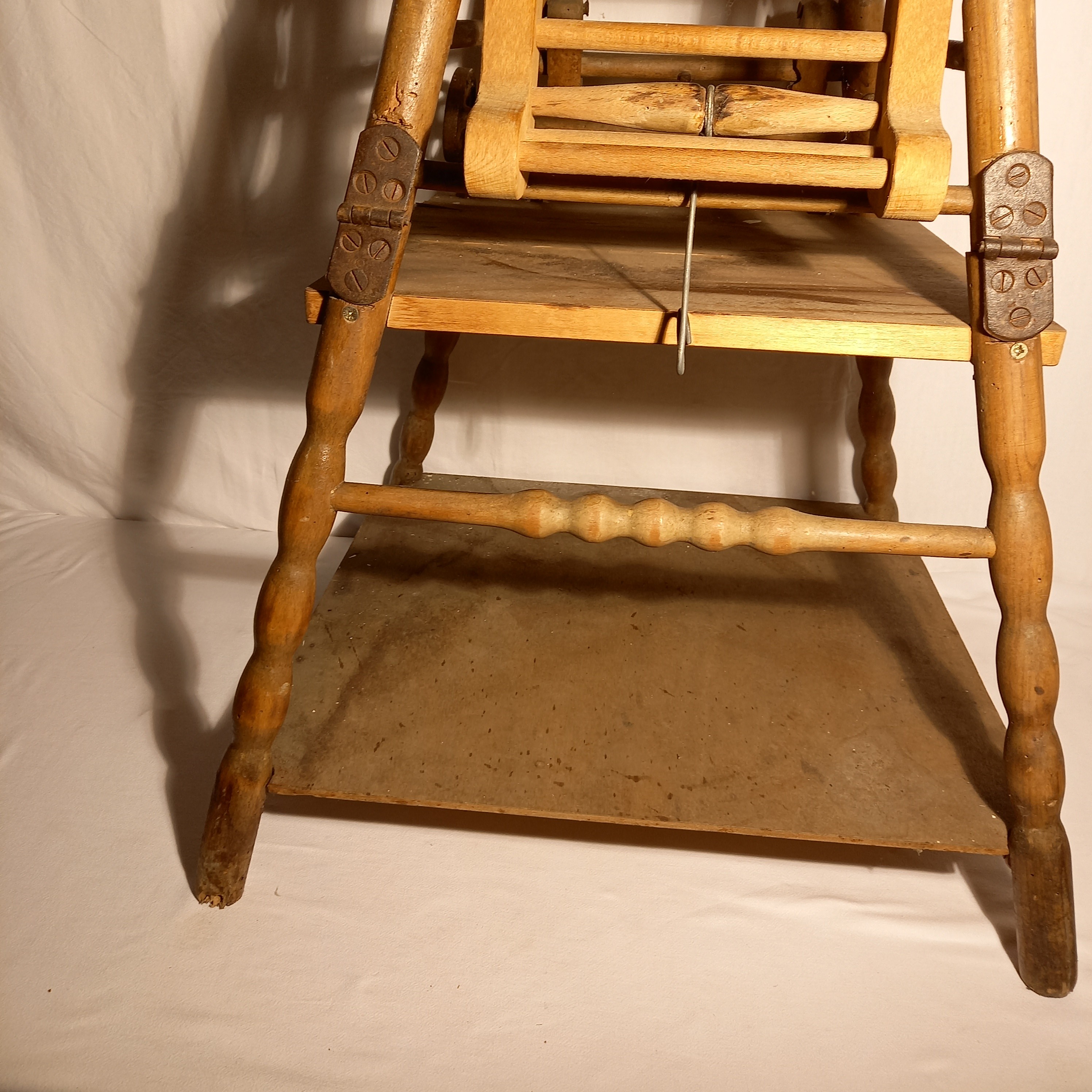 Chaise haute bébé transformable de 1900-1930 en bois - Bon état - Photo 11