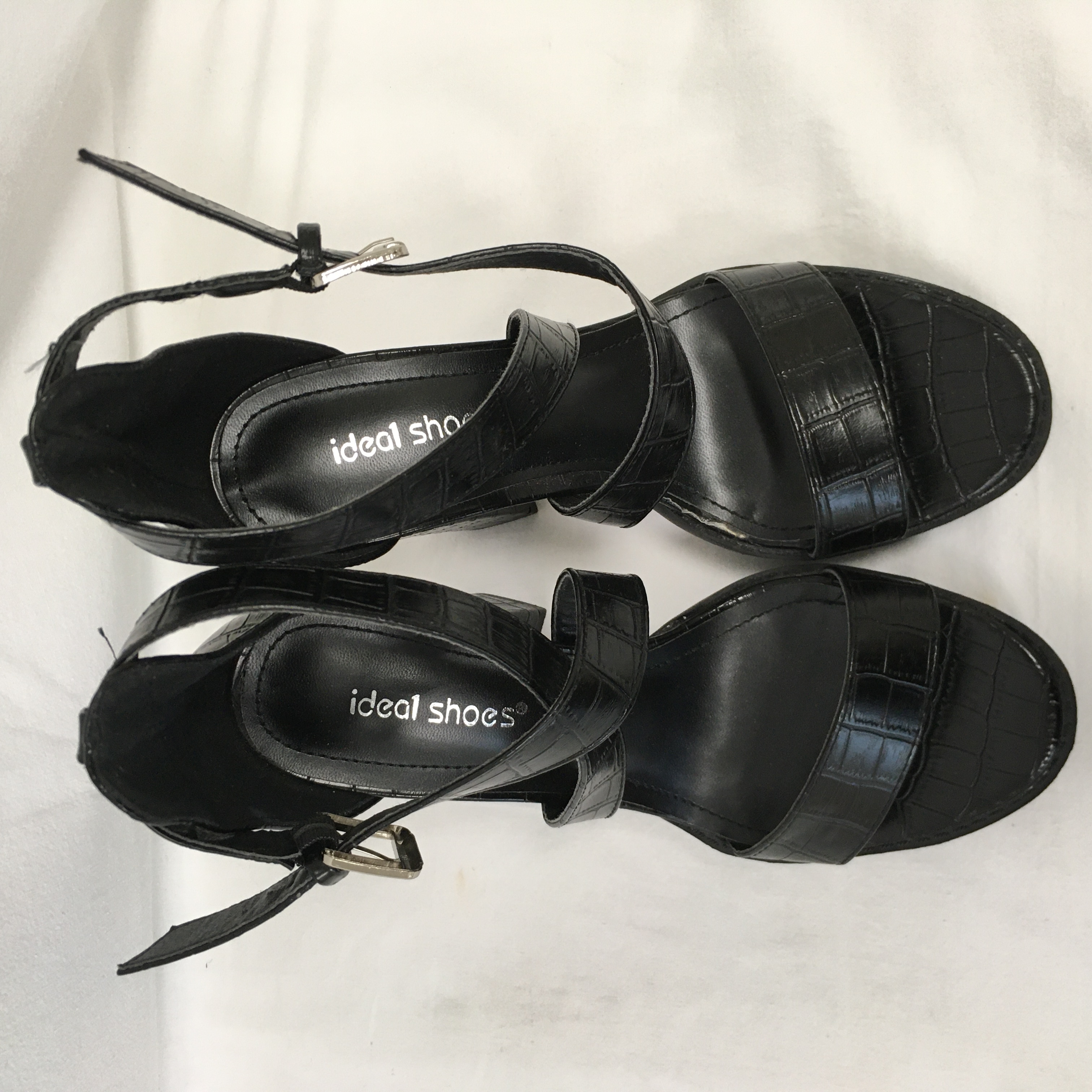 sandale à haut talons noir  - ideal shoes -p39  -  reconditionné disponible sur Label Emmaüs