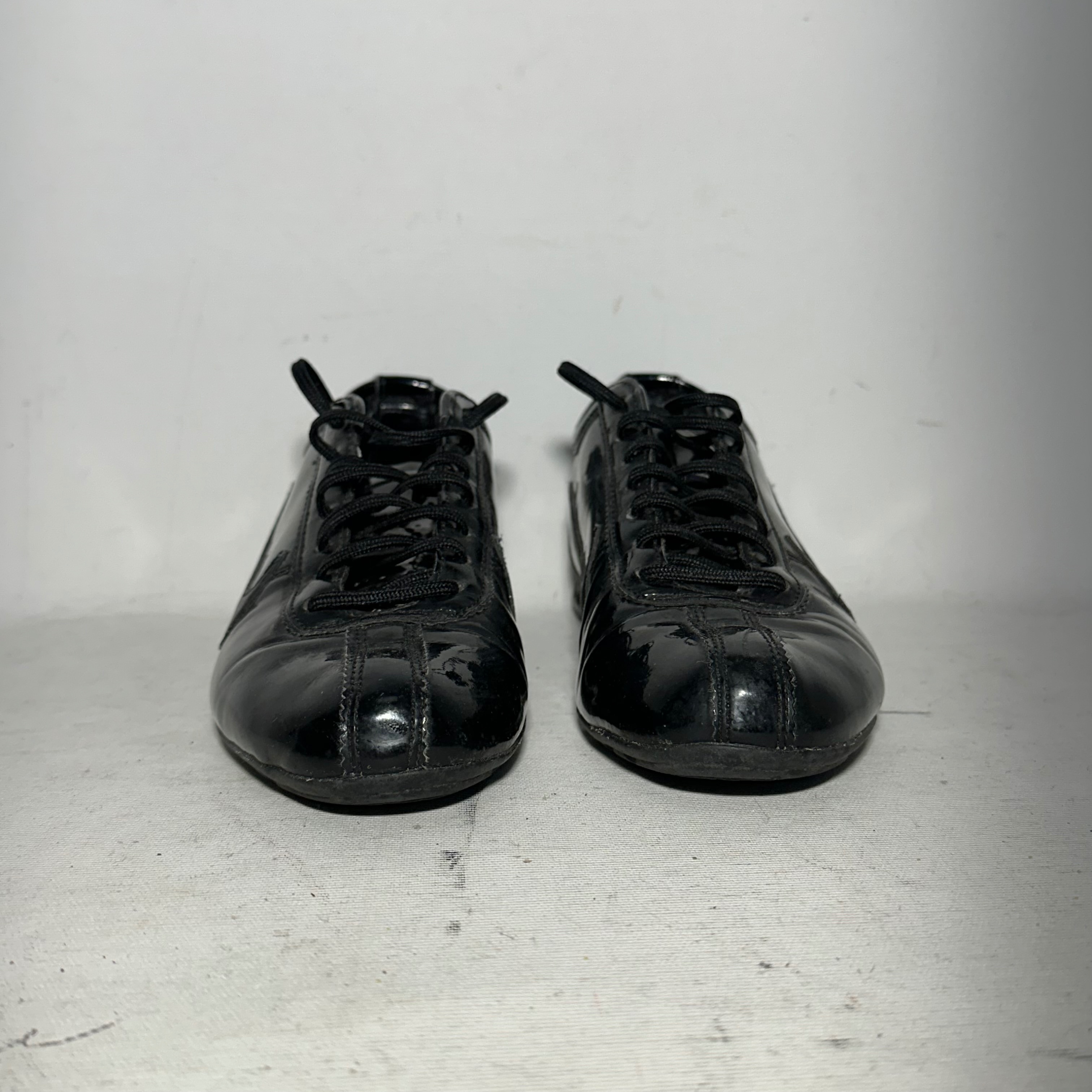 Voir photo 2 de Chaussures - Nike - Shox - Noires - Pointure 38 Chaussures - Nike - Shox - Noires - Pointure 38 Très bon état - Vue 2 -