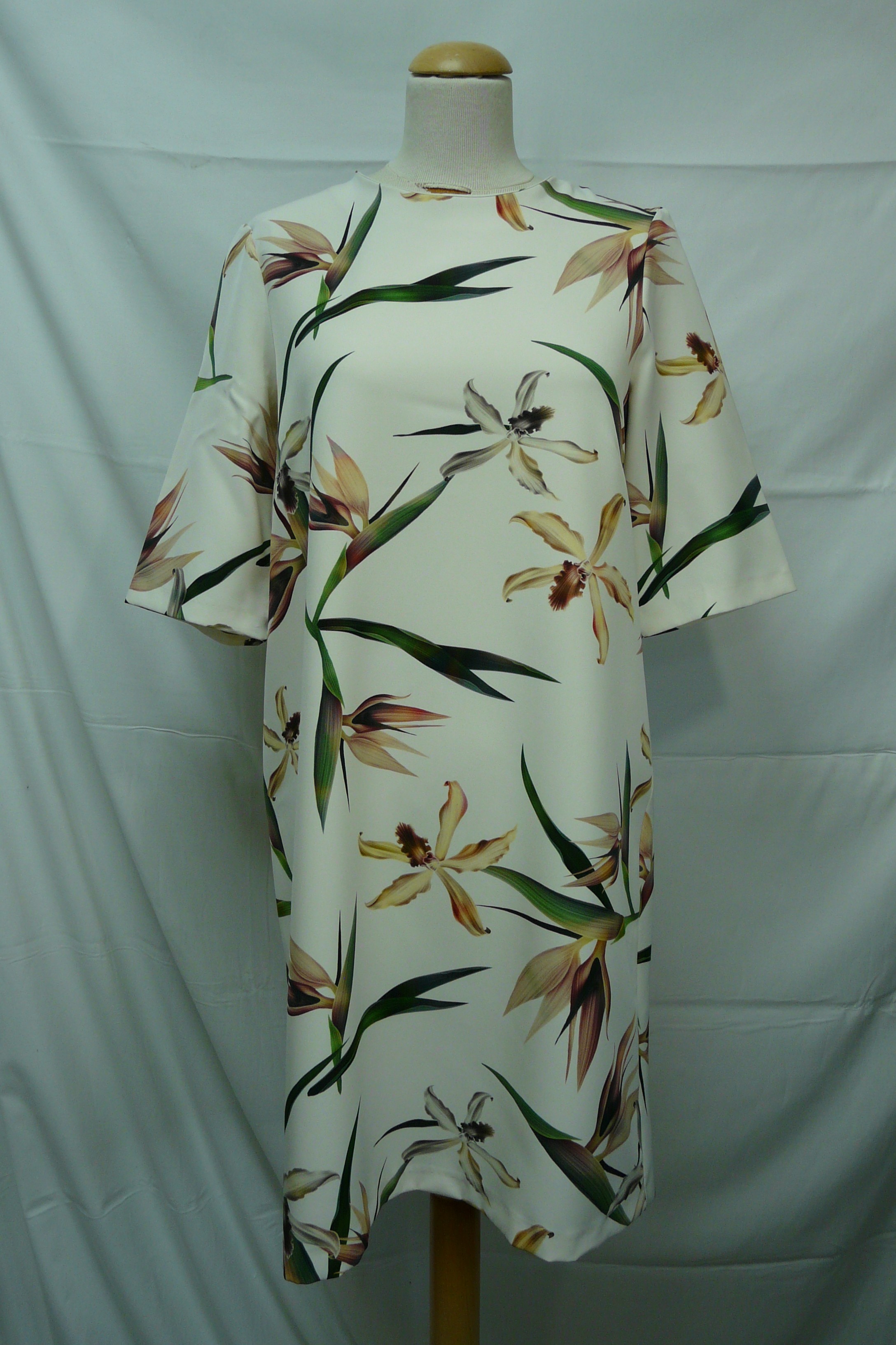 Voir photo 4 de RF312 - Robe motifs à fleurs - Steps - Taille 42 RF312 - Robe motifs à fleurs - Steps - Taille 42 - Vue 4 -
