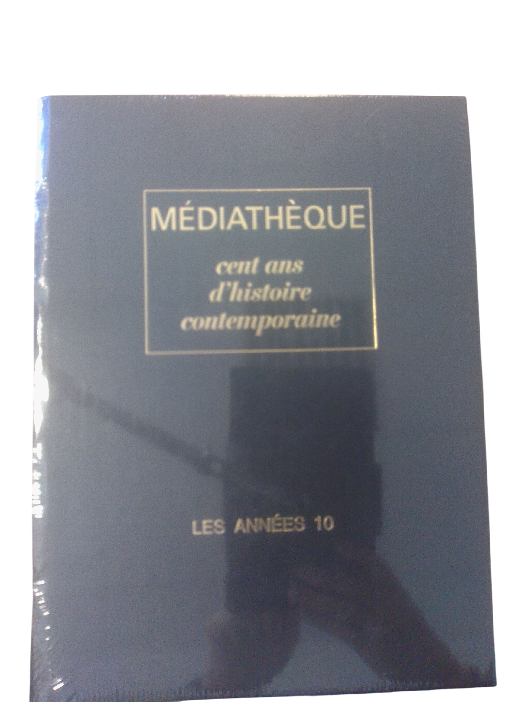 Médiathèque cent ans d'histoire contemporaine en 10 volumes - Photo 0