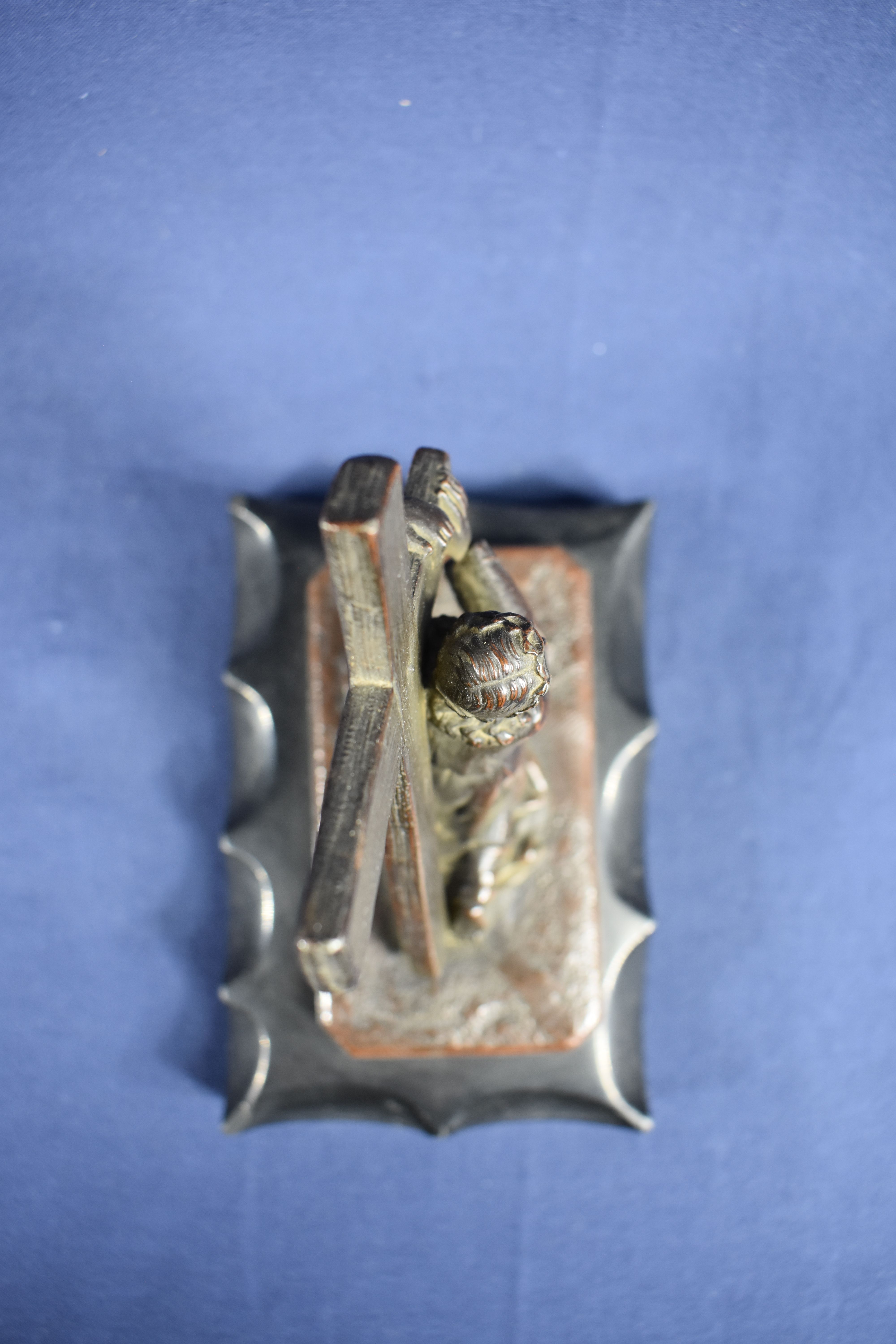 Statuette du Christ portant sa croix ( bronze sur marbre ), longueur 12.5, largeur 8.5 et hauteur 10 cm. - Photo 9