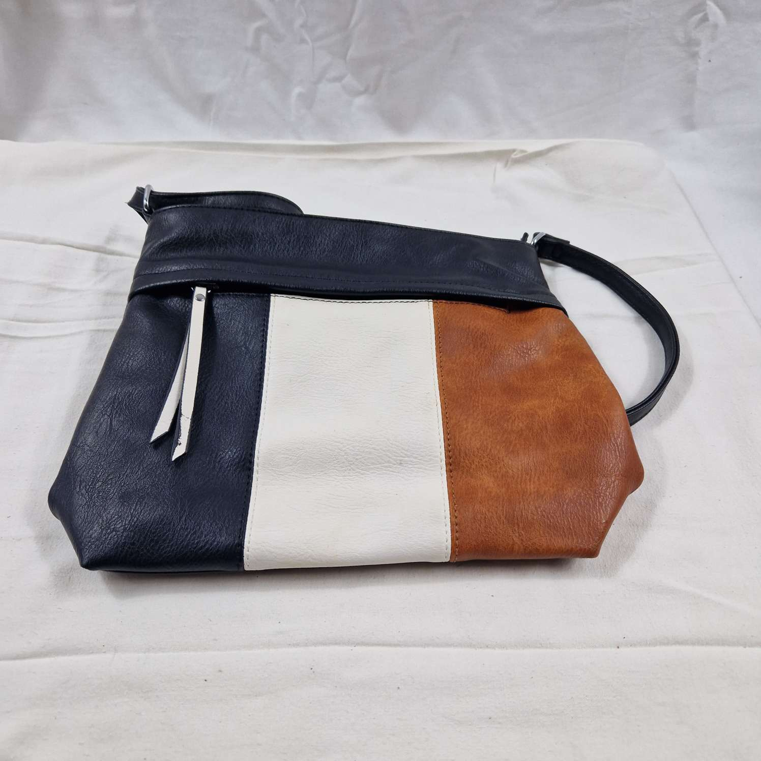 Voir photo 5 de Sac à main trois couleur Sac à main trois couleur Bon état - Vue 5 -