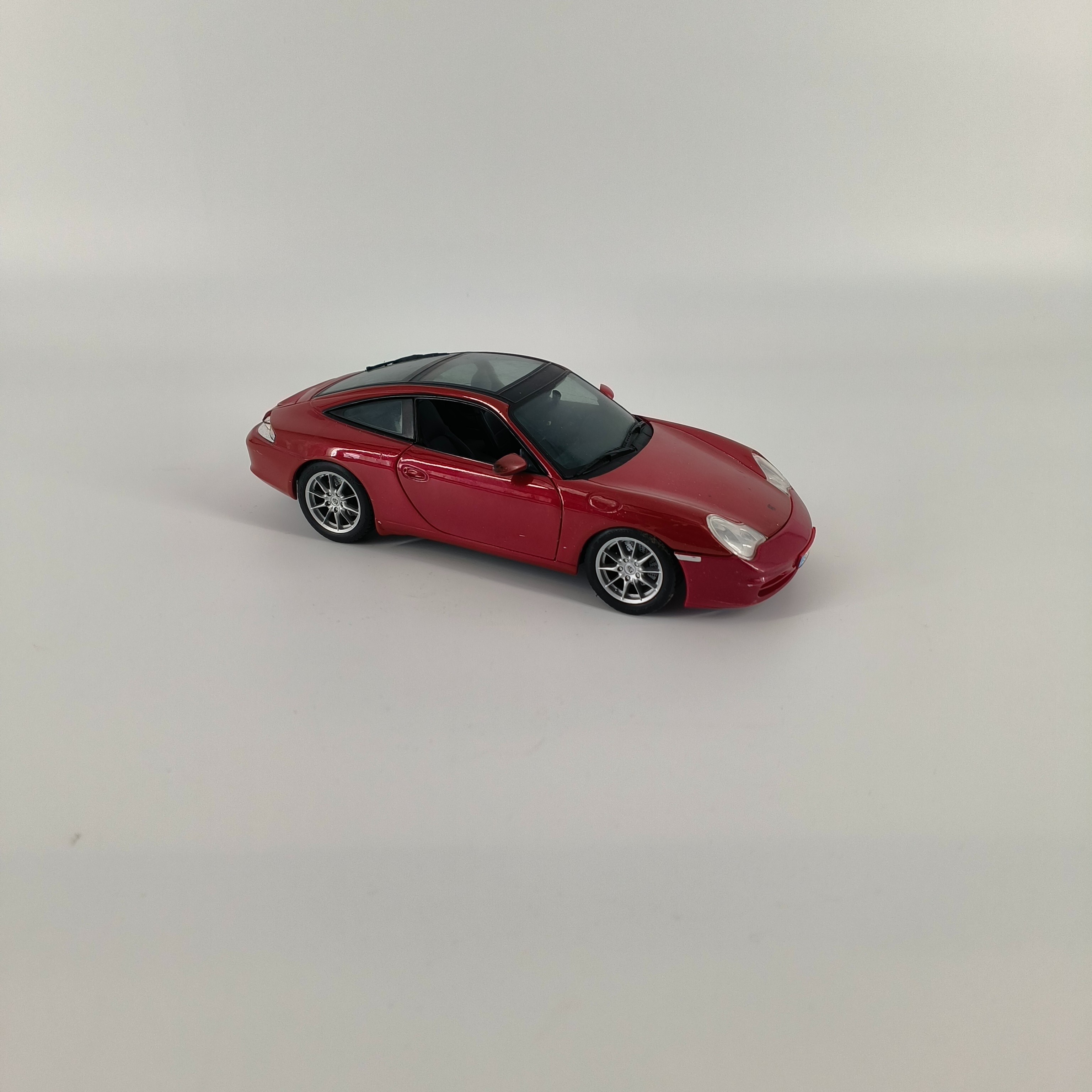 Voir photo 2 de Porsche 911-Targa -1/18-Maisto Porsche 911-Targa -1/18-Maisto Bon état - Vue 2 -