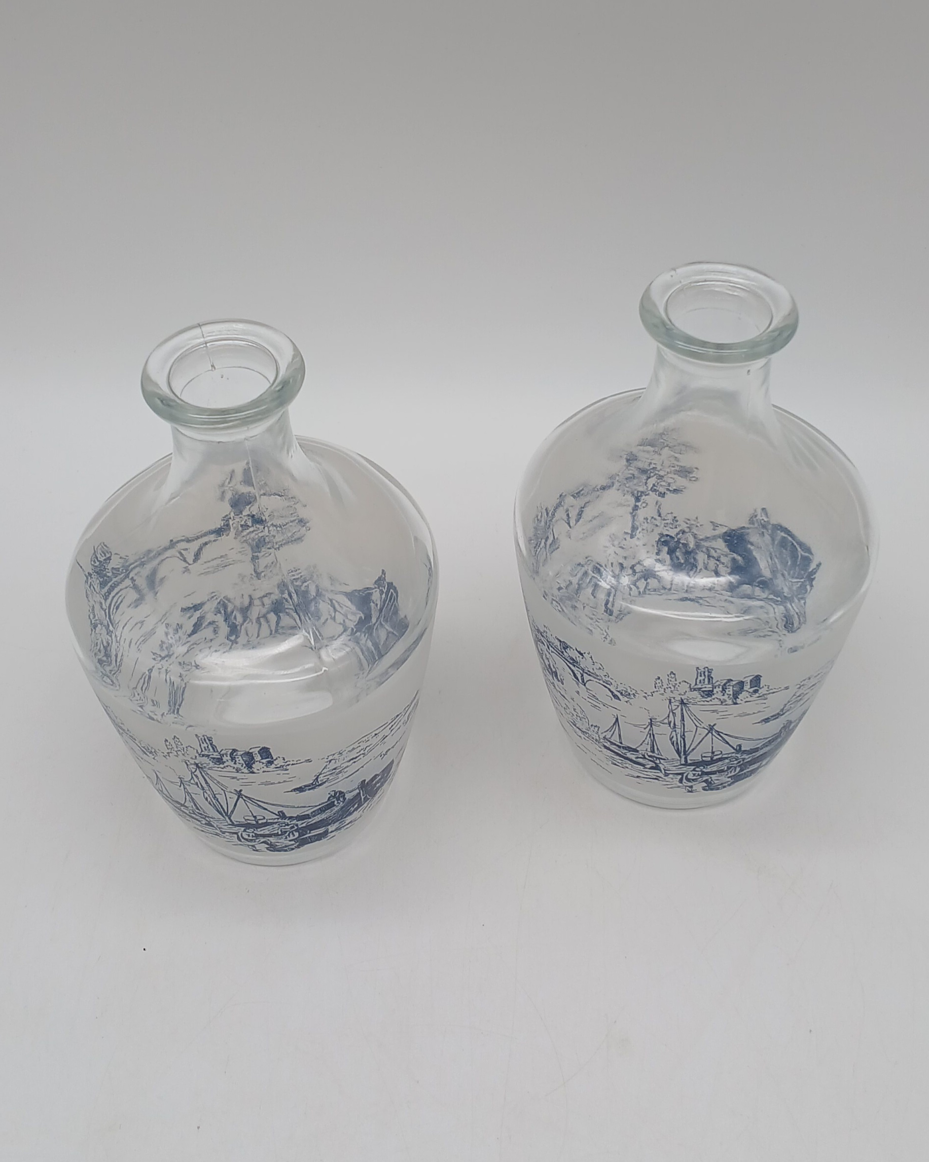 Ensemble de 2 vases soliflore en verre - Années 60 - style romantique - France  - Vue 4 - 