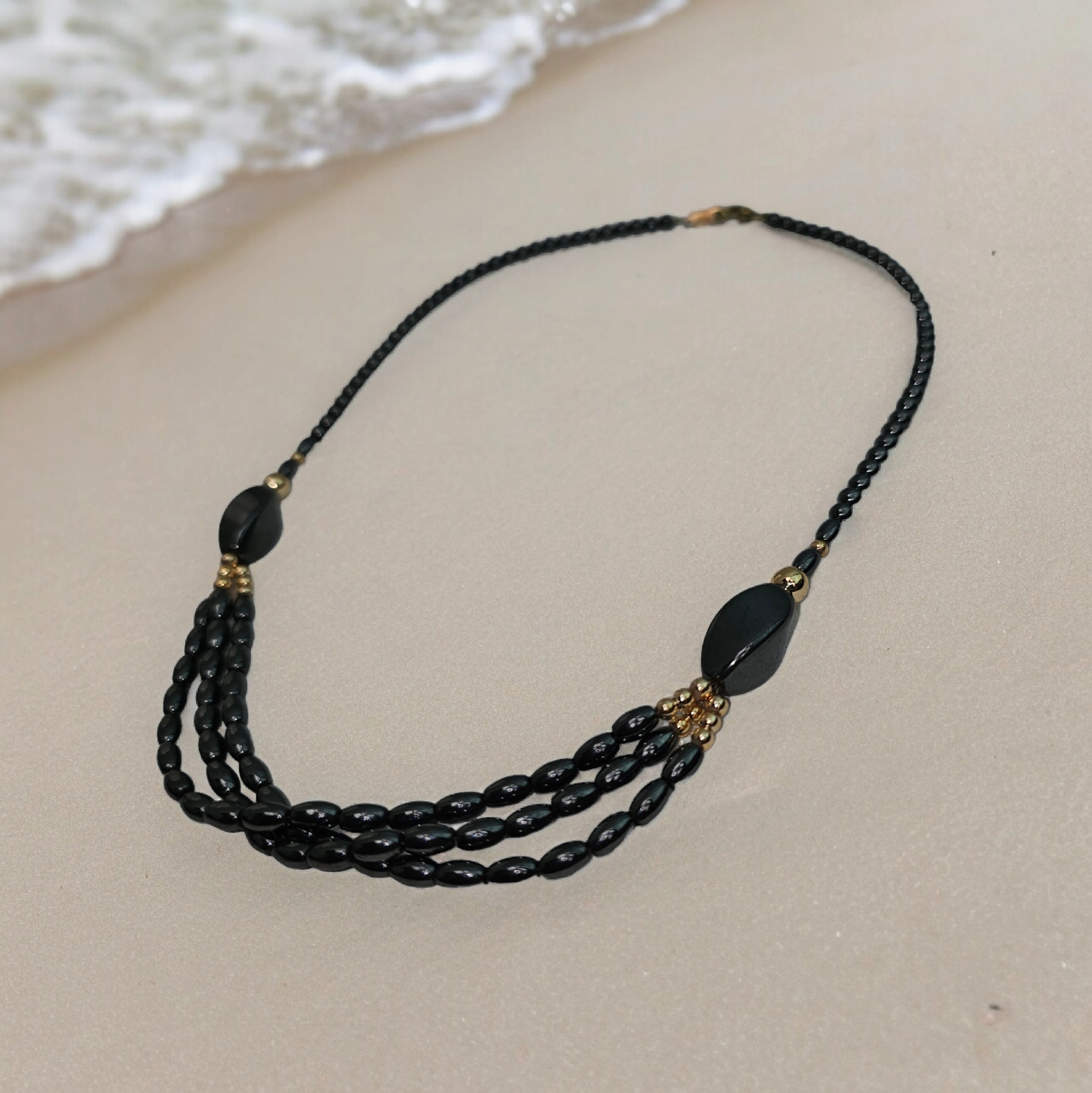 Collier d'été en hématites [Qualité] Comme neuf - Vue 3 - 