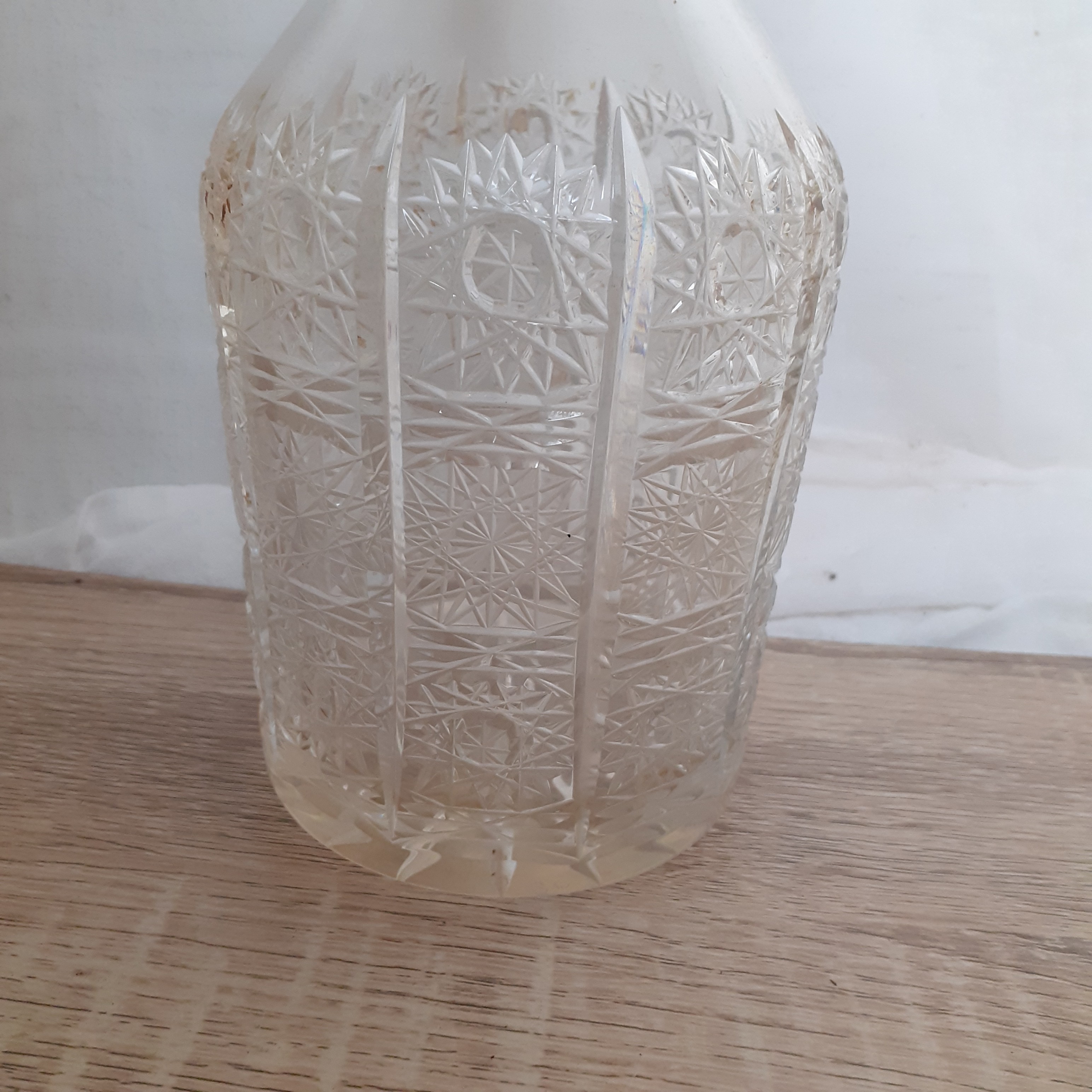Carafe à eau en verre blanc moulé. Très bon état - Vue 3 - 