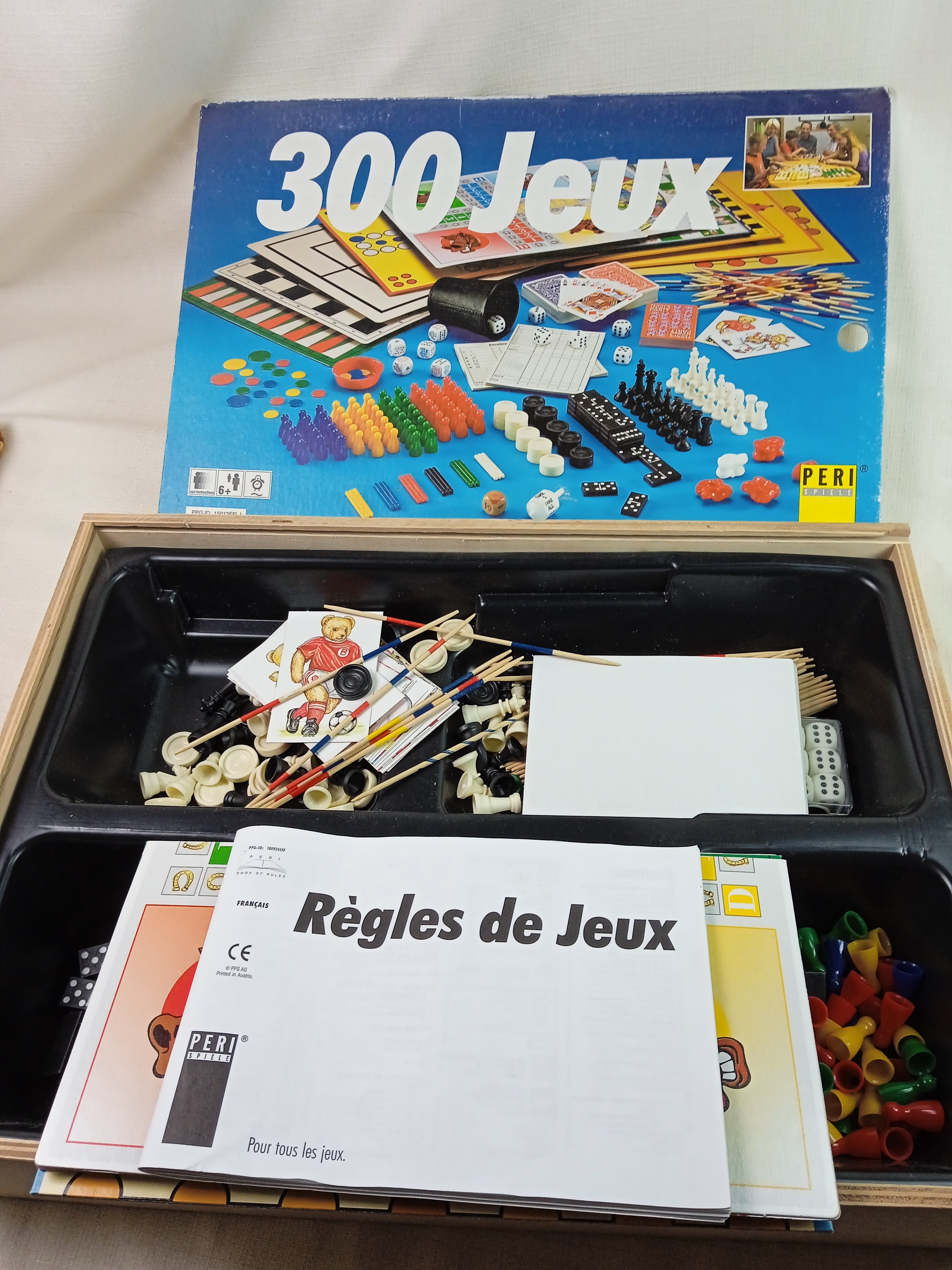 300 jeux de société vintage, éditeur Peri Spiele Bon état - Vue 2 - 