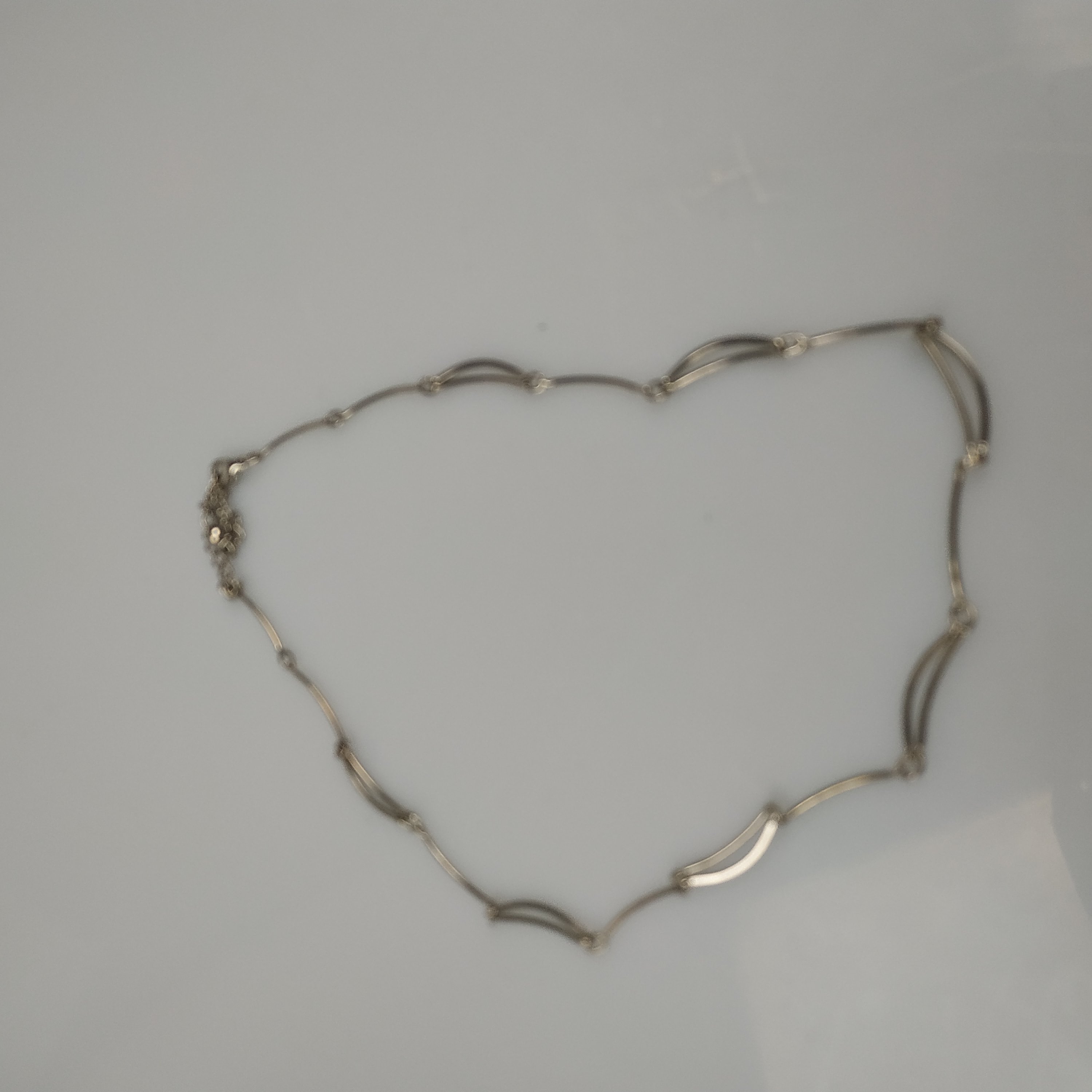 Voir photo 2 de Collier argenté Collier argenté Très bon état - Vue 2 -