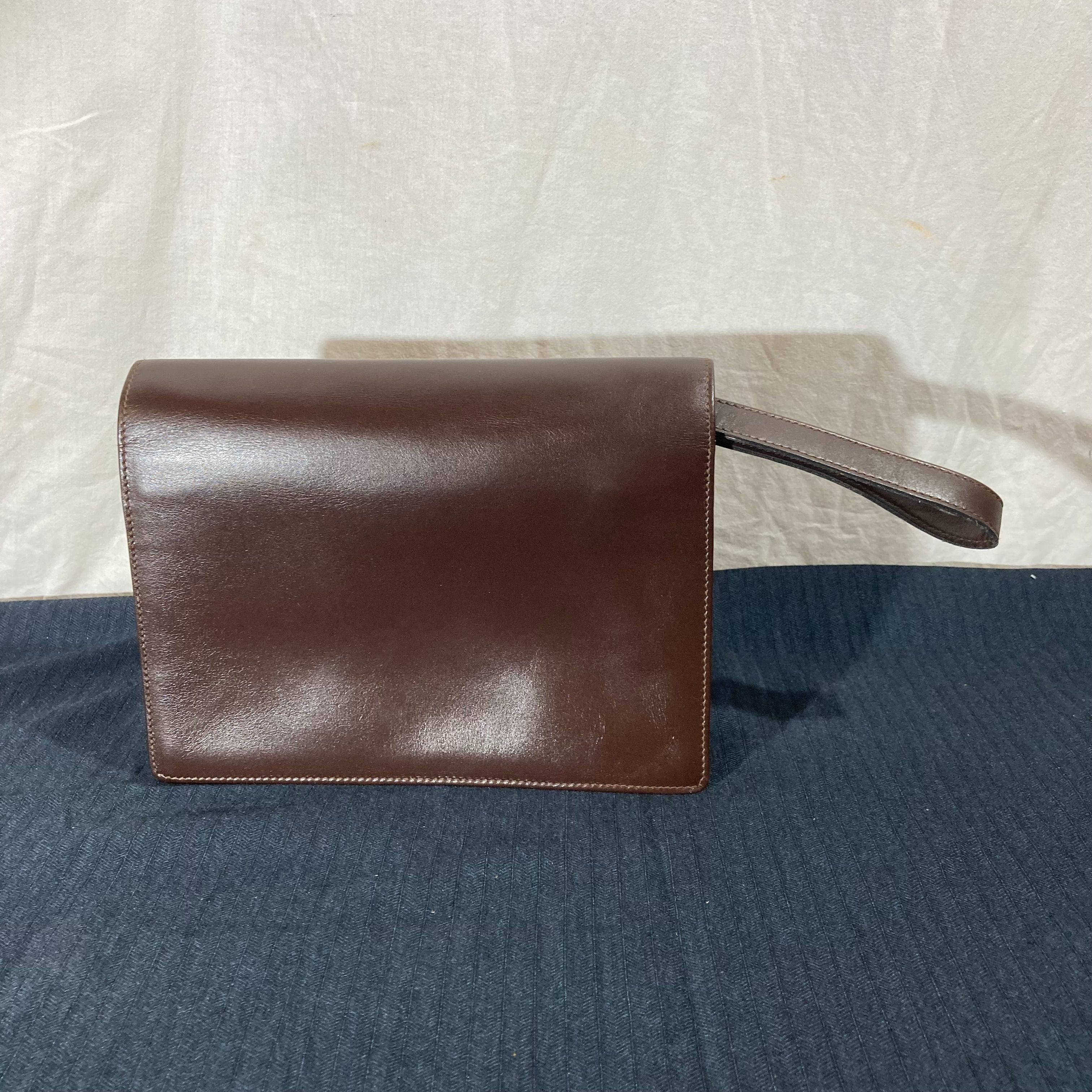 Voir photo 4 de Sacoche ou organiseur en cuir Pierre Cardin Sacoche ou organiseur en cuir Pierre Cardin Comme neuf - Vue 4 -