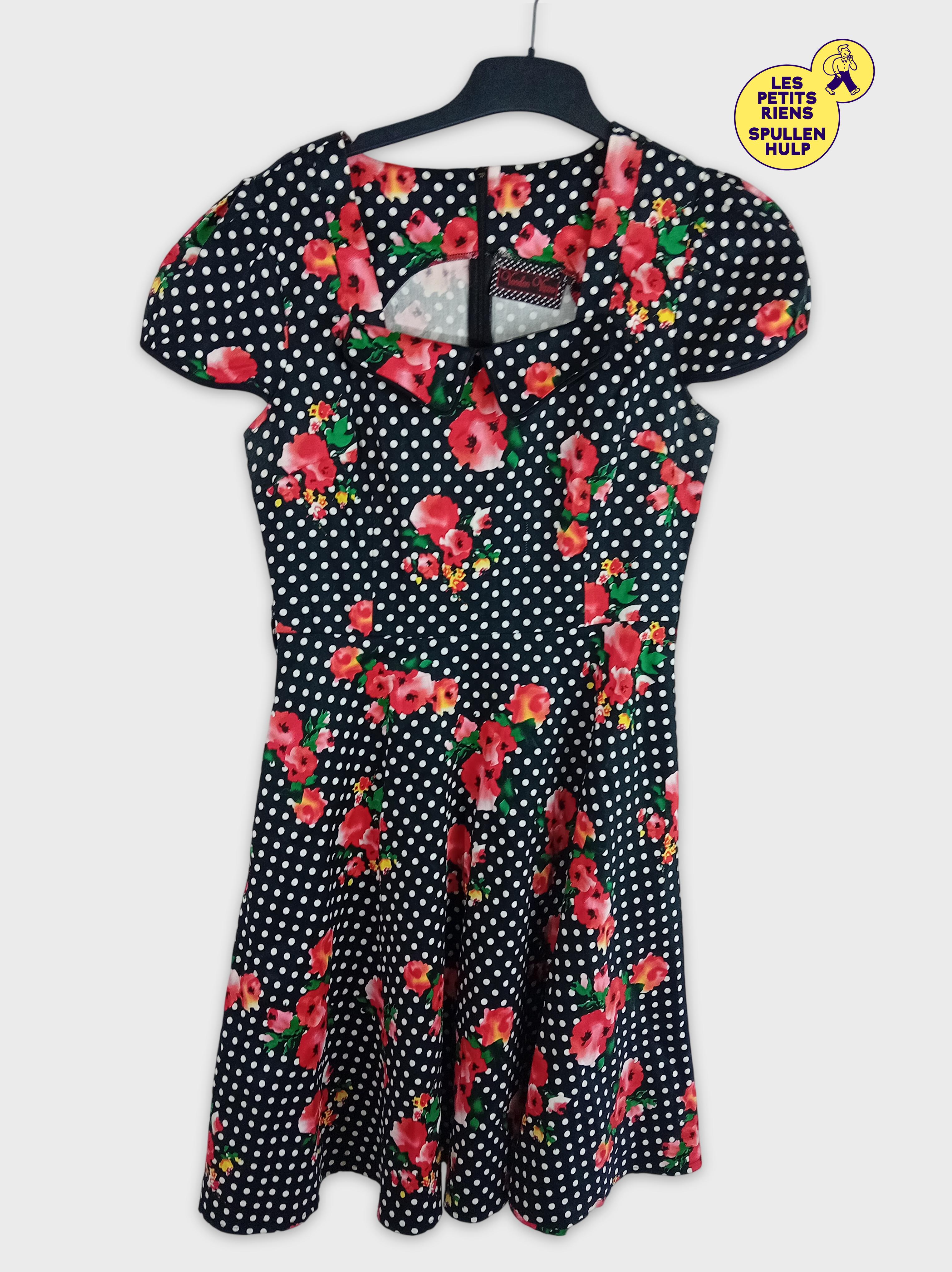Acheter Robe Voodoo vixen Noire Pois Blancs et Fleurs Rouge L / 40 / 12 Très bon état - 28,00 € Robe Voodoo vixen Noire Pois Blancs et Fleurs Rouge L / 40 / 12 Très bon état - reconditionné disponible sur Label Emmaüs