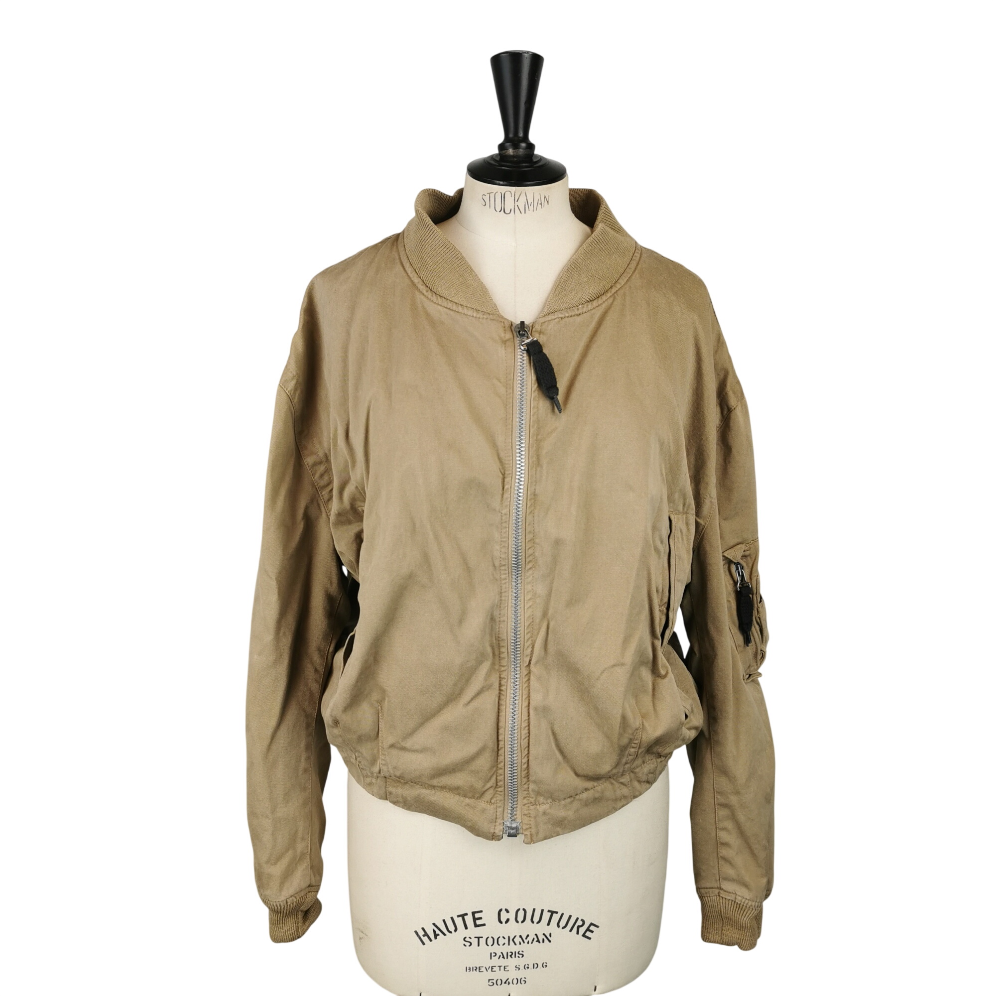 Bombers Jet SEt - Taille 36 Comme neuf -  reconditionné disponible sur Label Emmaüs