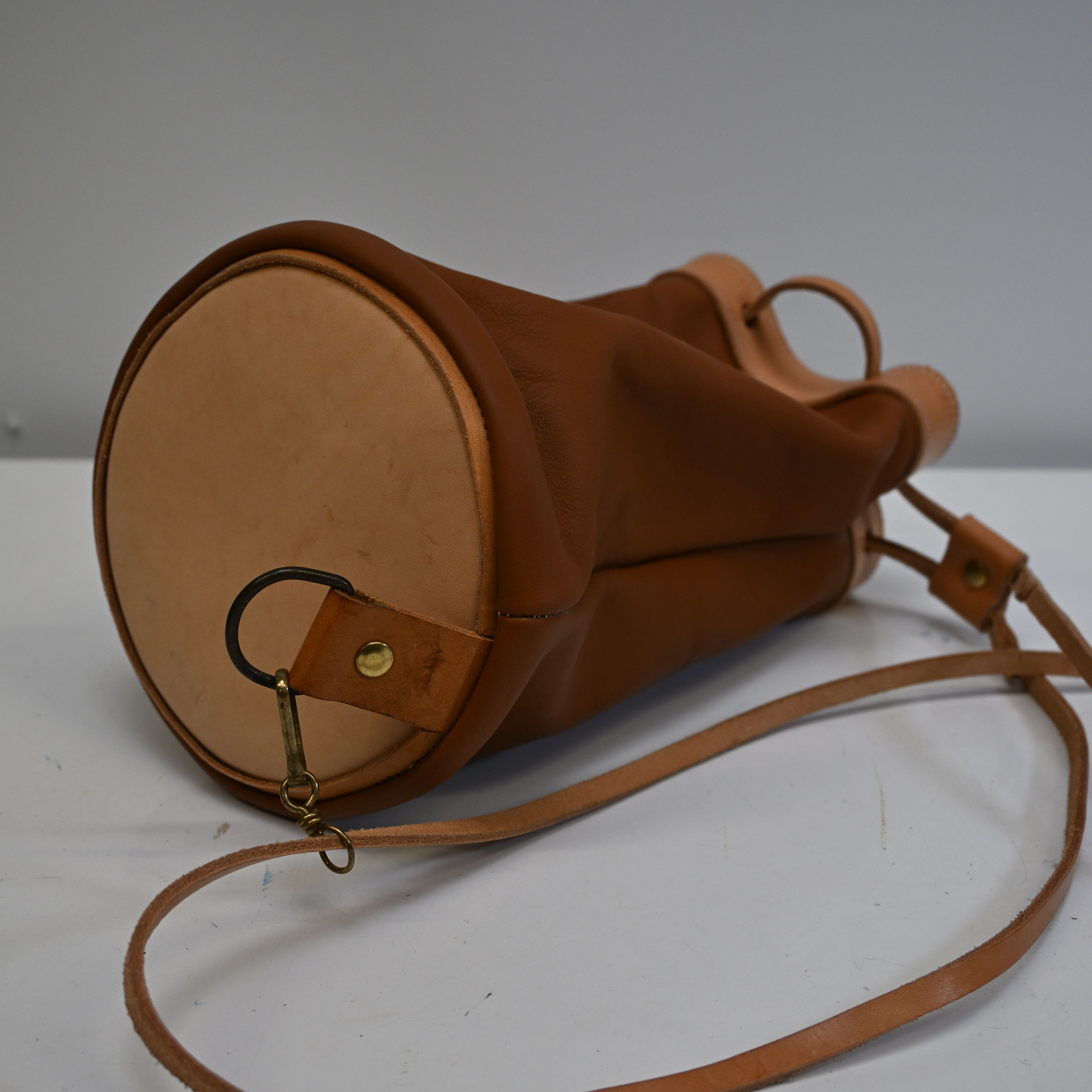 Petit sac à dos en cuir Très bon état - Vue 4 - 