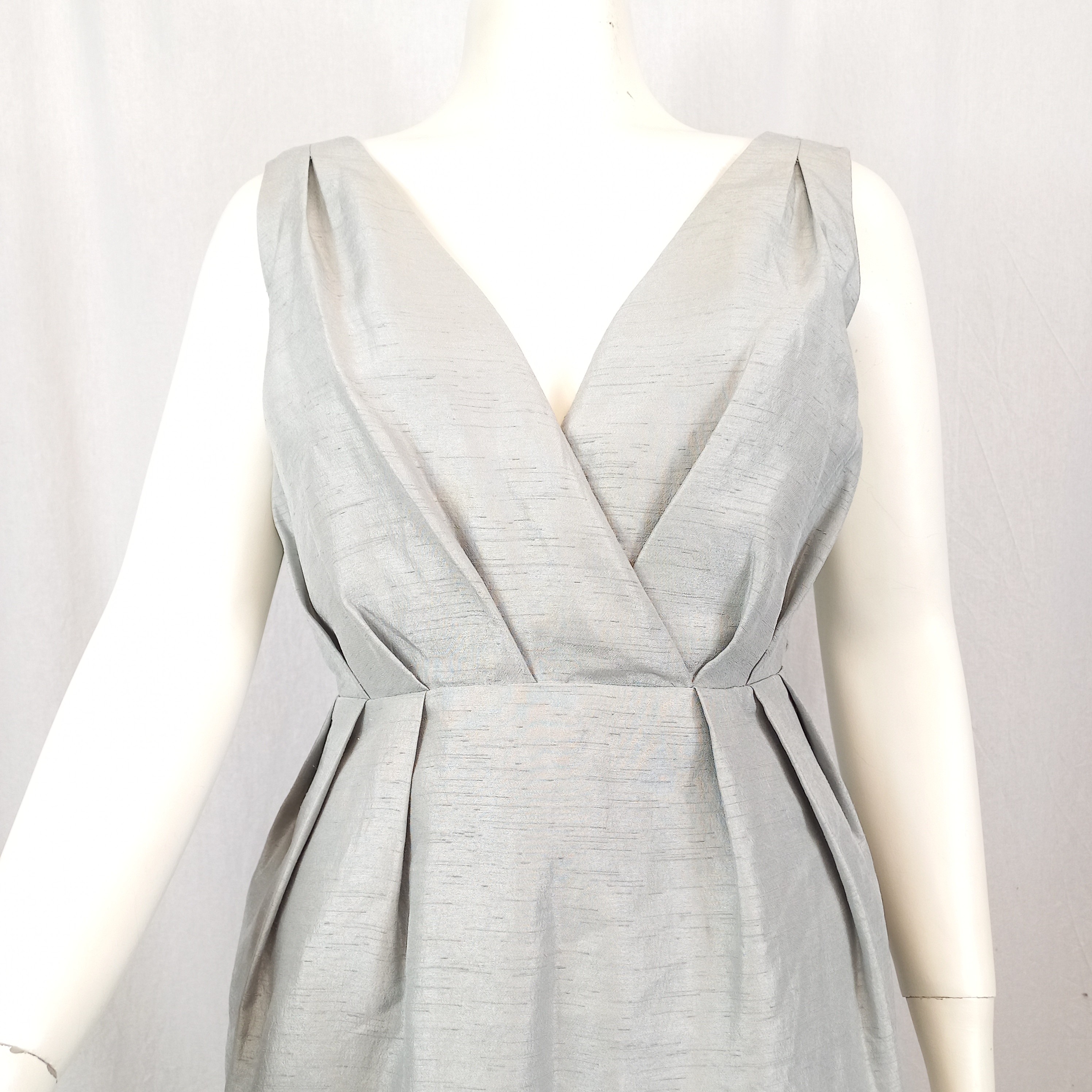 Robe SM bouffante brillante argentée 