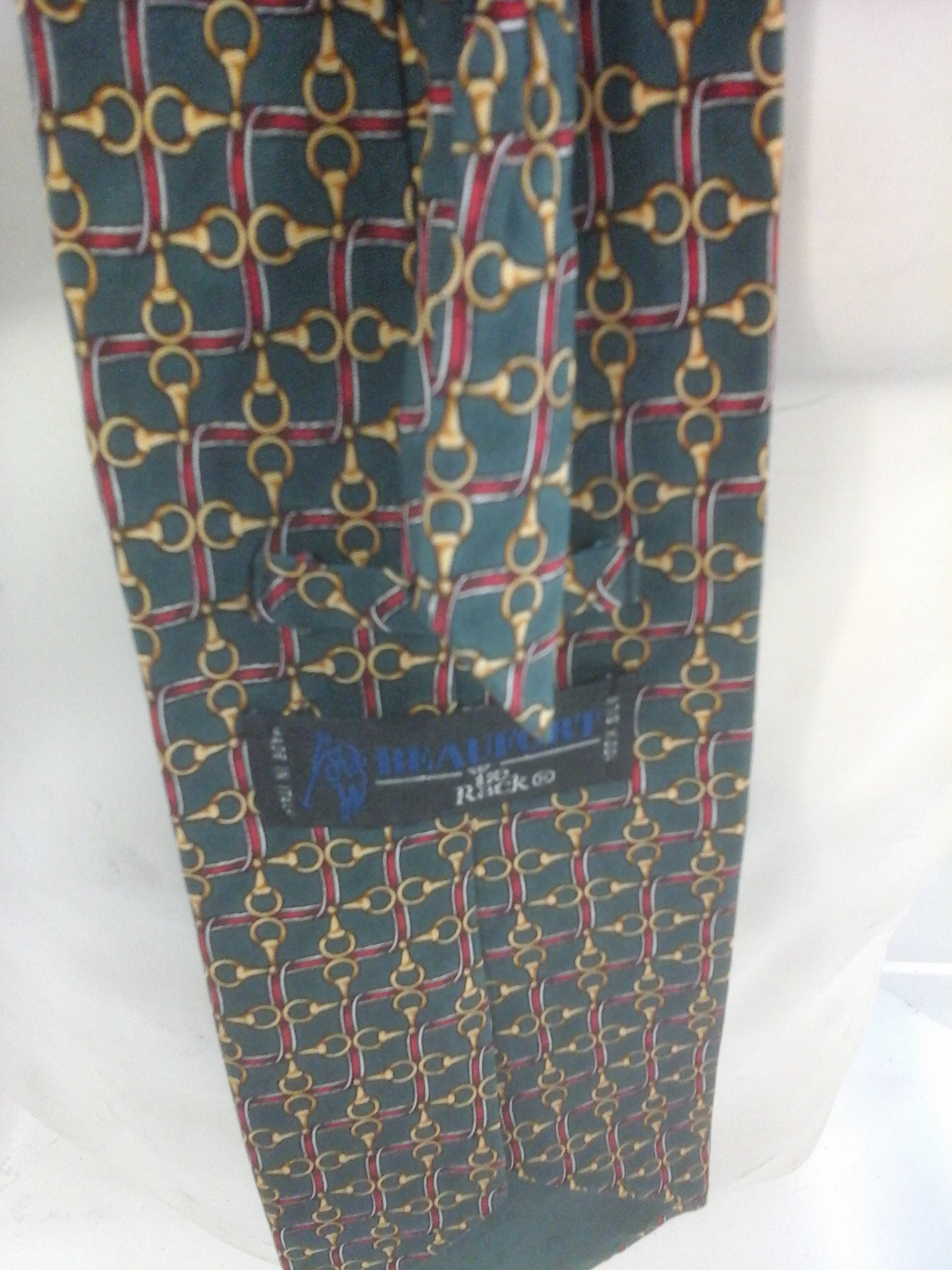 Voir photo 3 de Cravate 100% soie Beaufort Tie Rack Cravate 100% soie Beaufort Tie Rack Très bon état - Vue 3 -