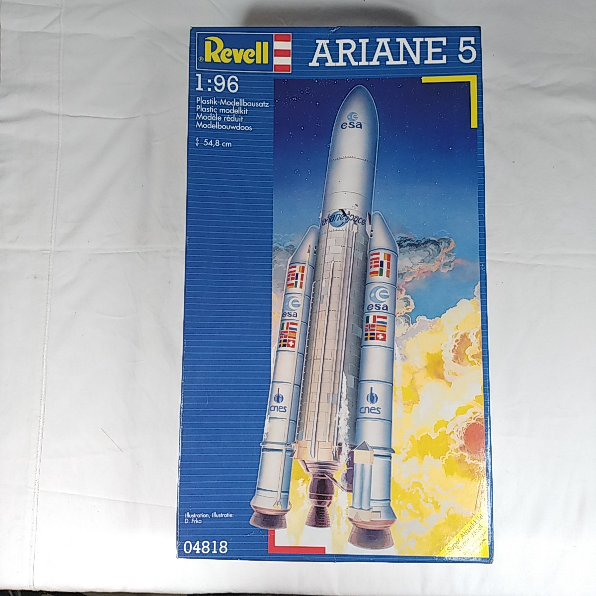 Maquette fusée Ariane 5 échelle 1:96 - 54.8cm - Comme neuf sur Label Emmaüs