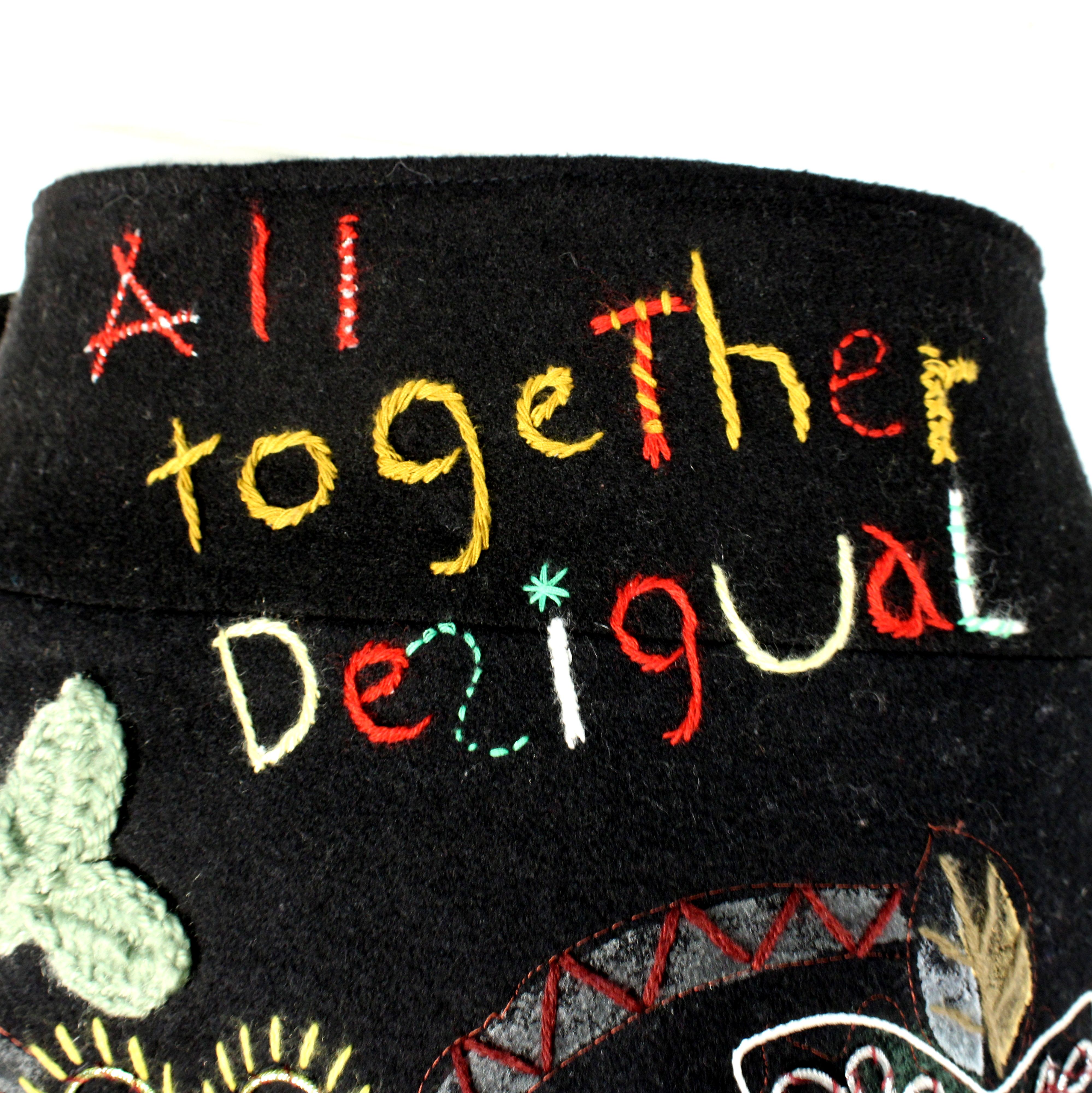 Jupe Noire En Velours A Motifs Desigual Taille 38 Bon état - Vue 4 - 