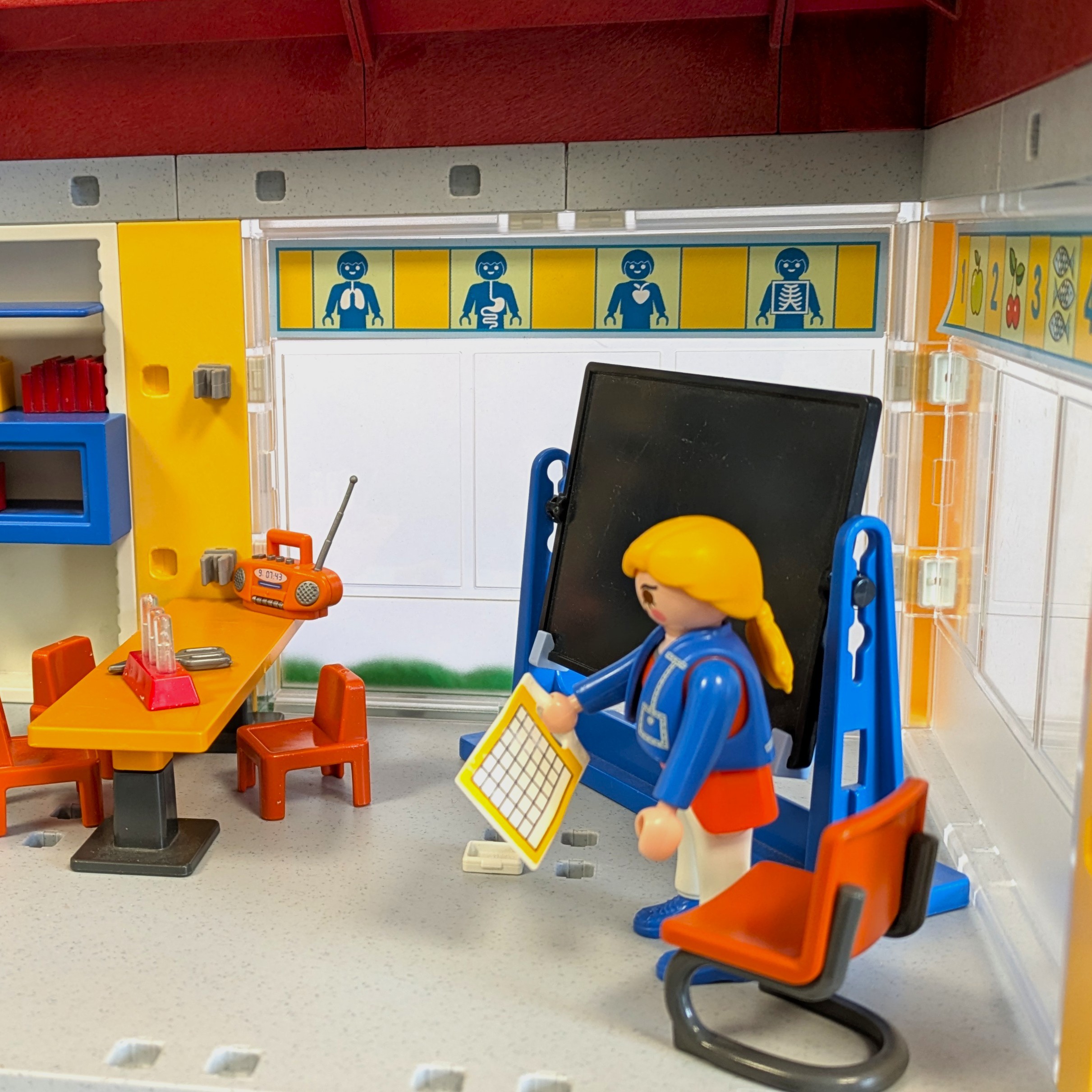 Grande École Équipée Playmobil 4324 – Comme neuve – Avec notice et accessoires Comme neuf - Vue 8 - 