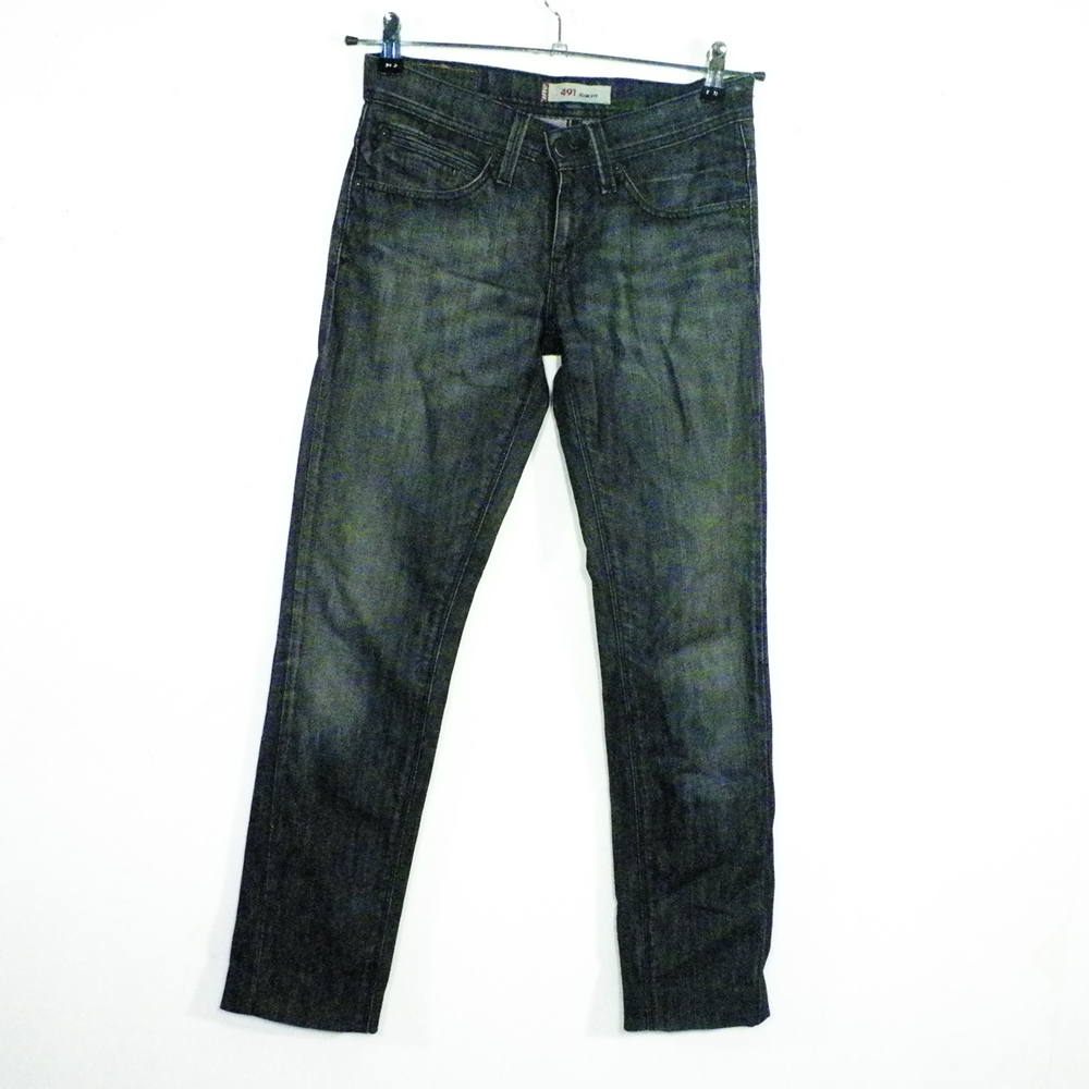 Jean's Femme Noir LEVIS Taille Estimée 36. Bon état -  reconditionné disponible sur Label Emmaüs