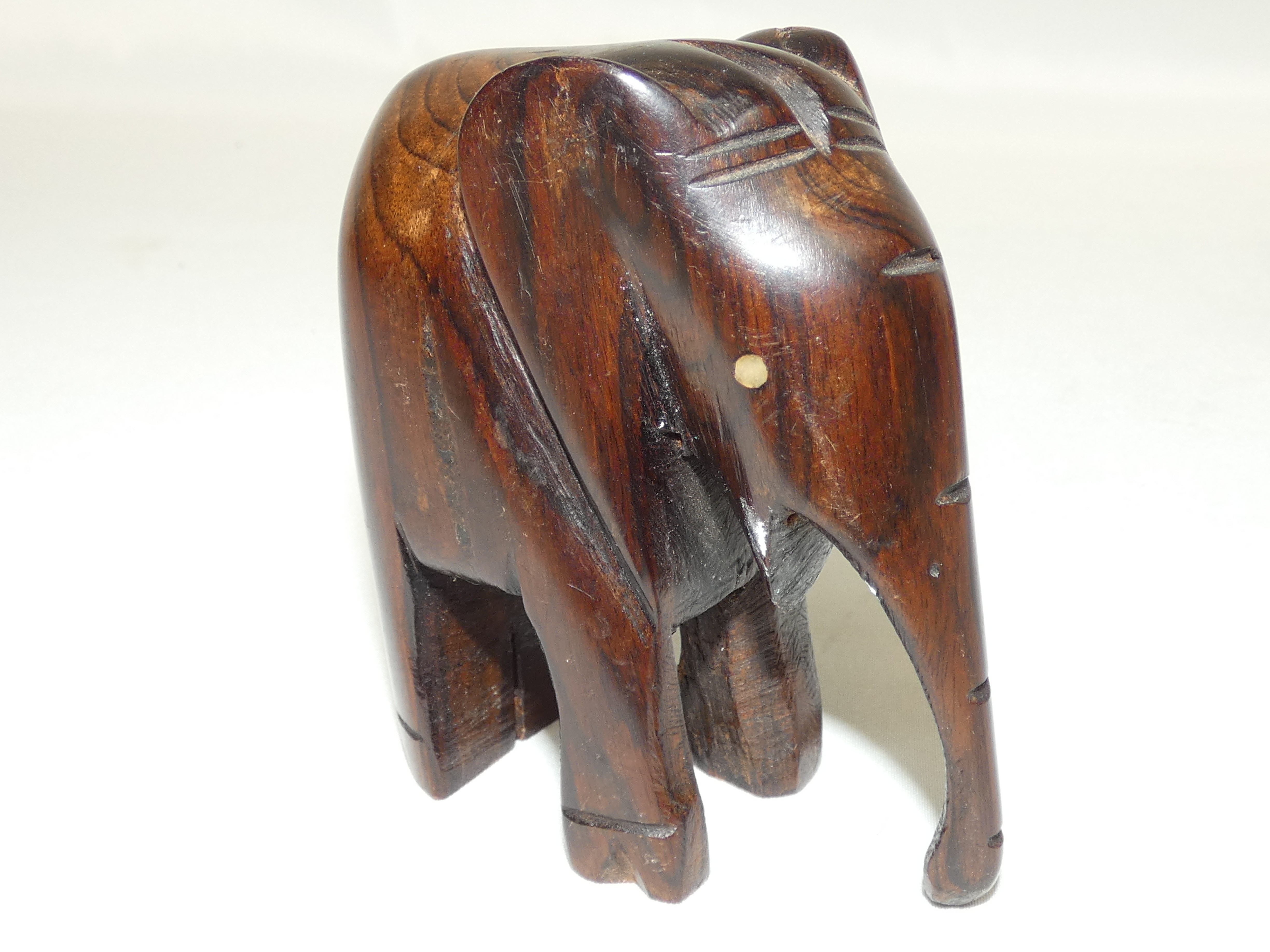Ensemble de 4 petits éléphants en bois - Photo 1