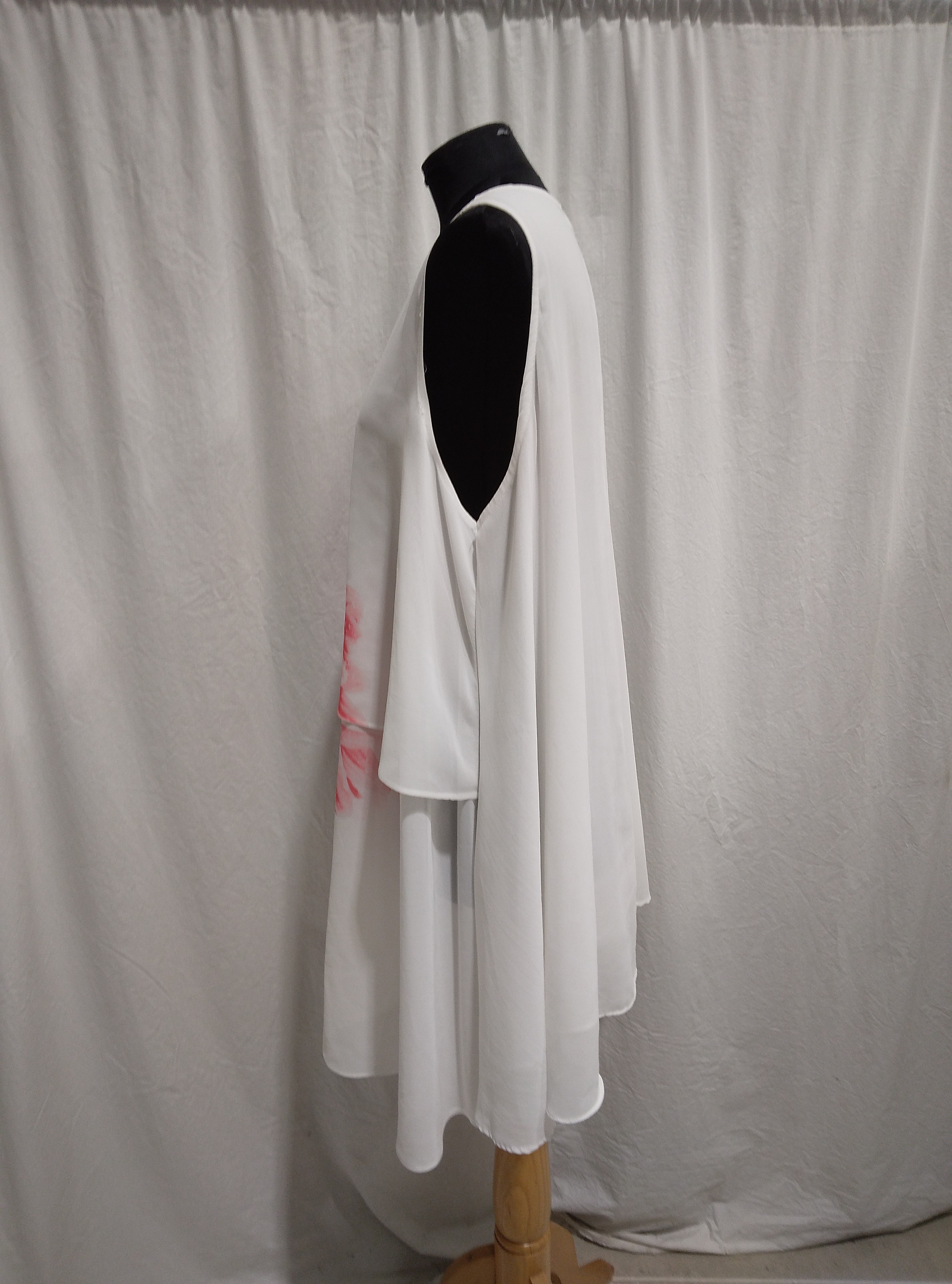 Robe sans manche blanche avec une fleur rouge, Olay - T4 Bon état - Vue 2 - 
