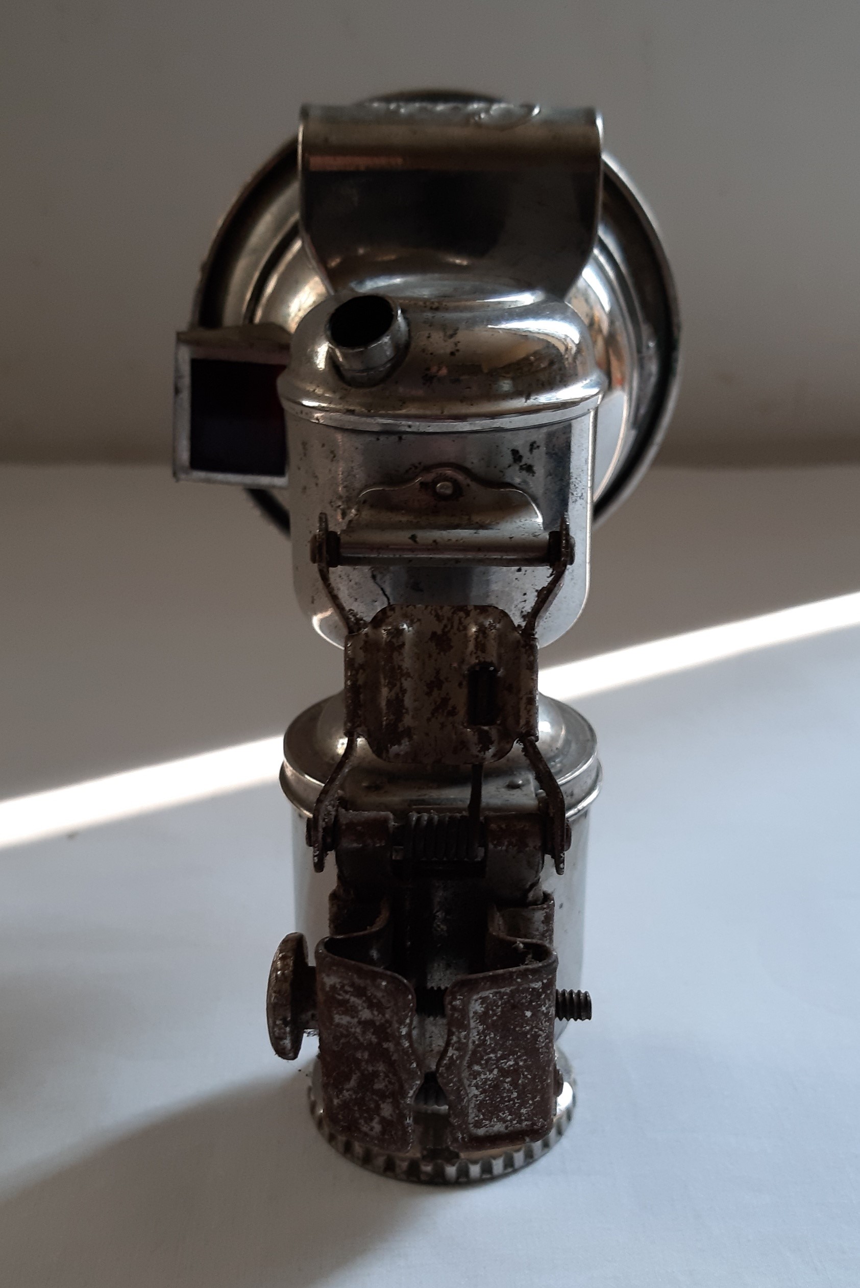 Ancienne lampe de vélo CICCA, à carbure en métal, début du XIXe siècle Bon état - Vue 4 - 