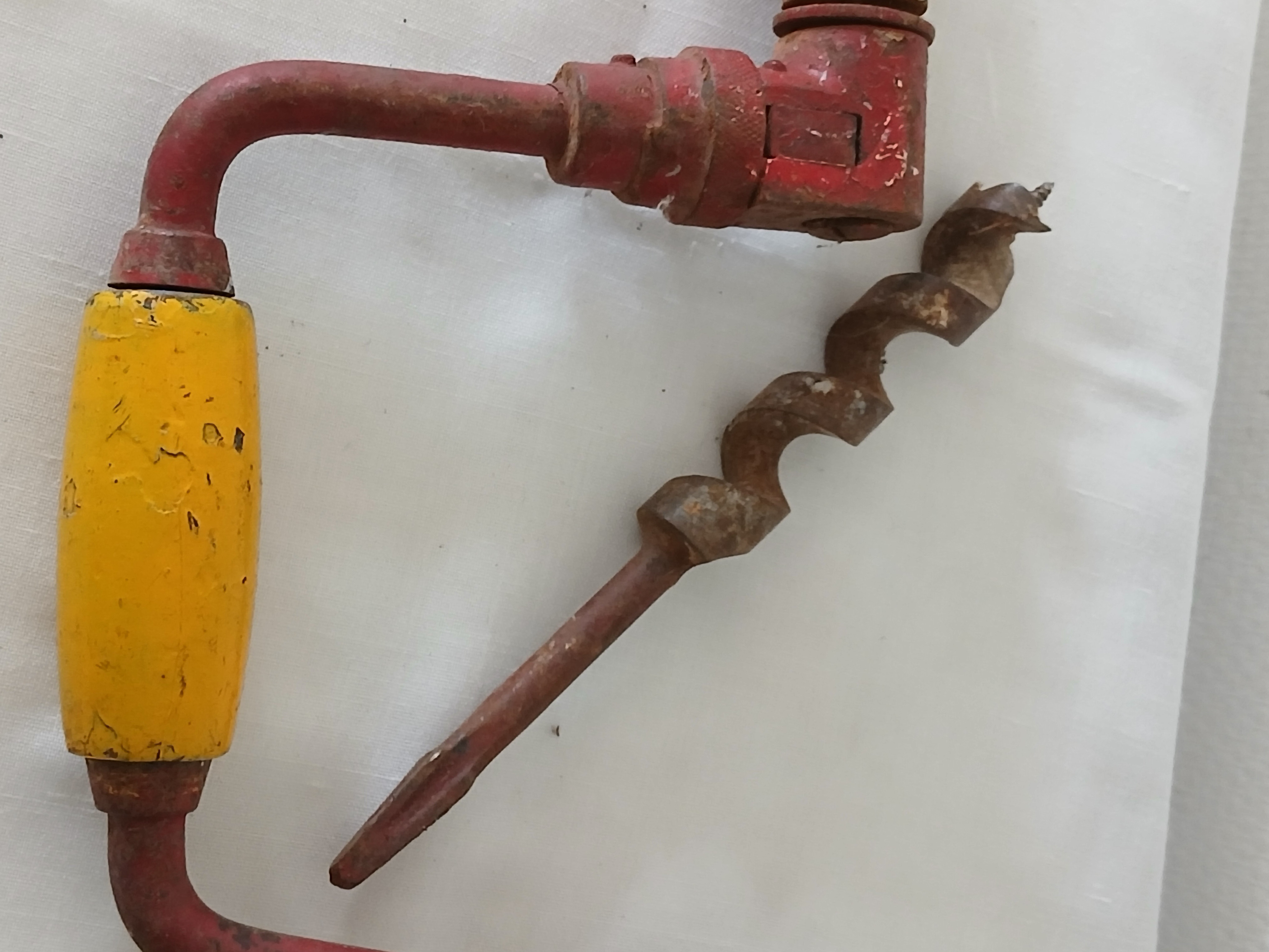 Ancienne Chignole Perceuse à Main – Fonctionnelle Et Solide, Pour Bricoleurs