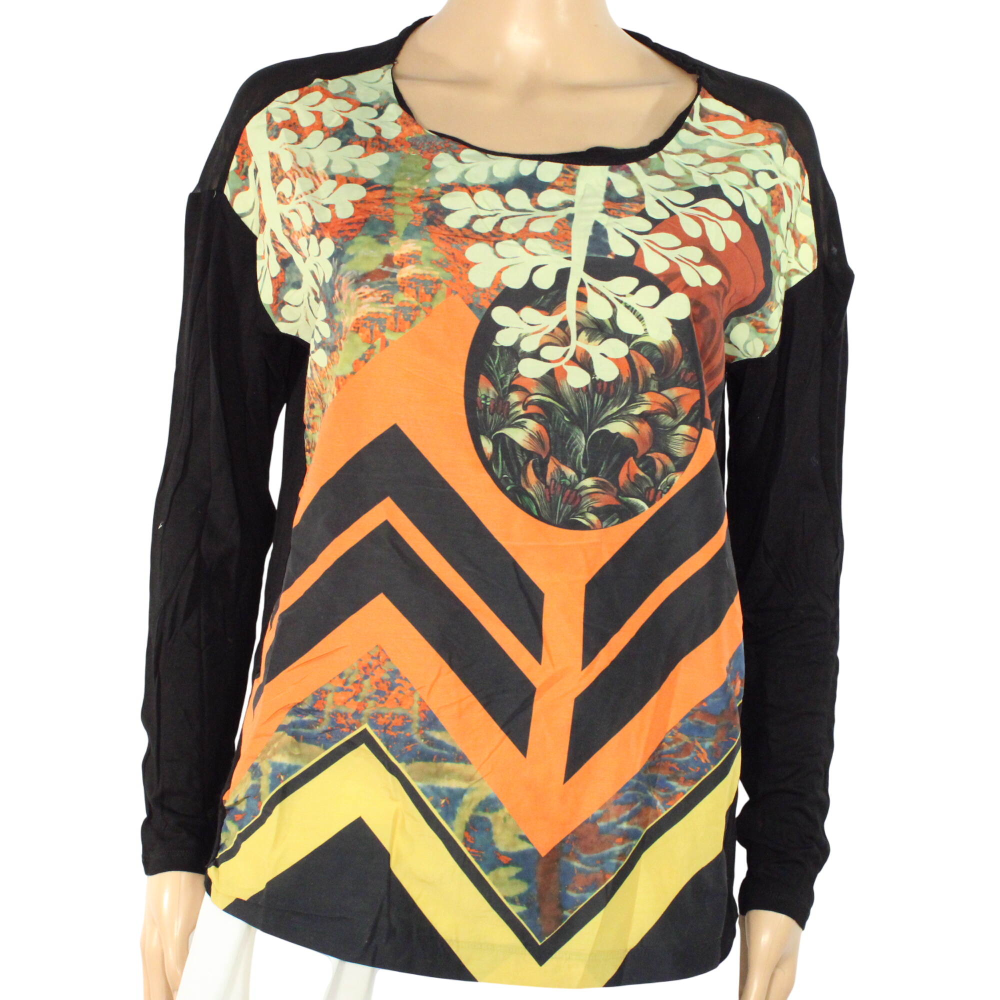 Acheter T-shirt Femme Noir DESIGUAL Taille L Très bon état - 10,50 € T-shirt Femme Noir DESIGUAL Taille L Très bon état - reconditionné disponible sur Label Emmaüs