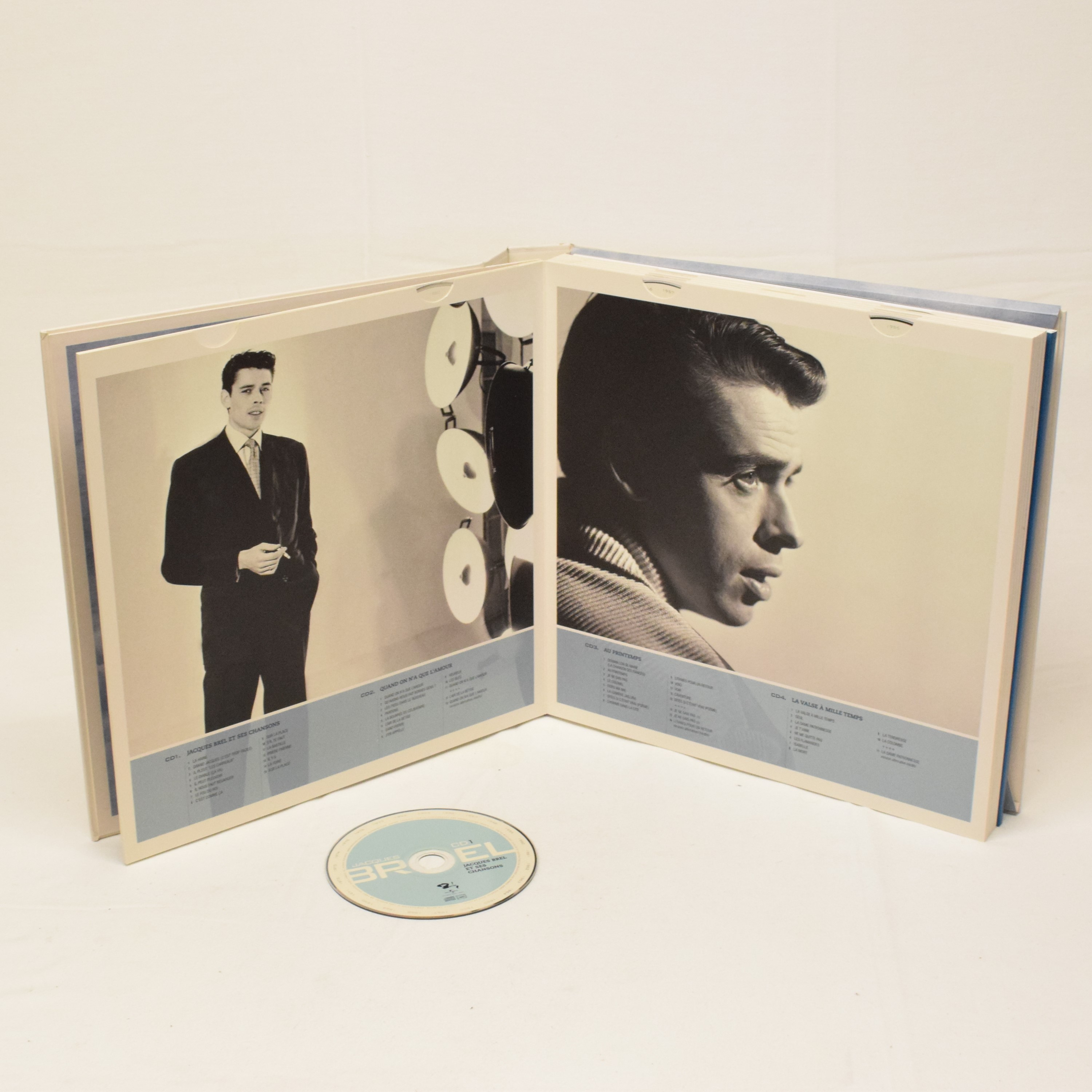 Livre coffret 21 CDs avec livre 58 pages et fac similé de documents Jacques Brel Intégrale Bon état - Vue 2 - 